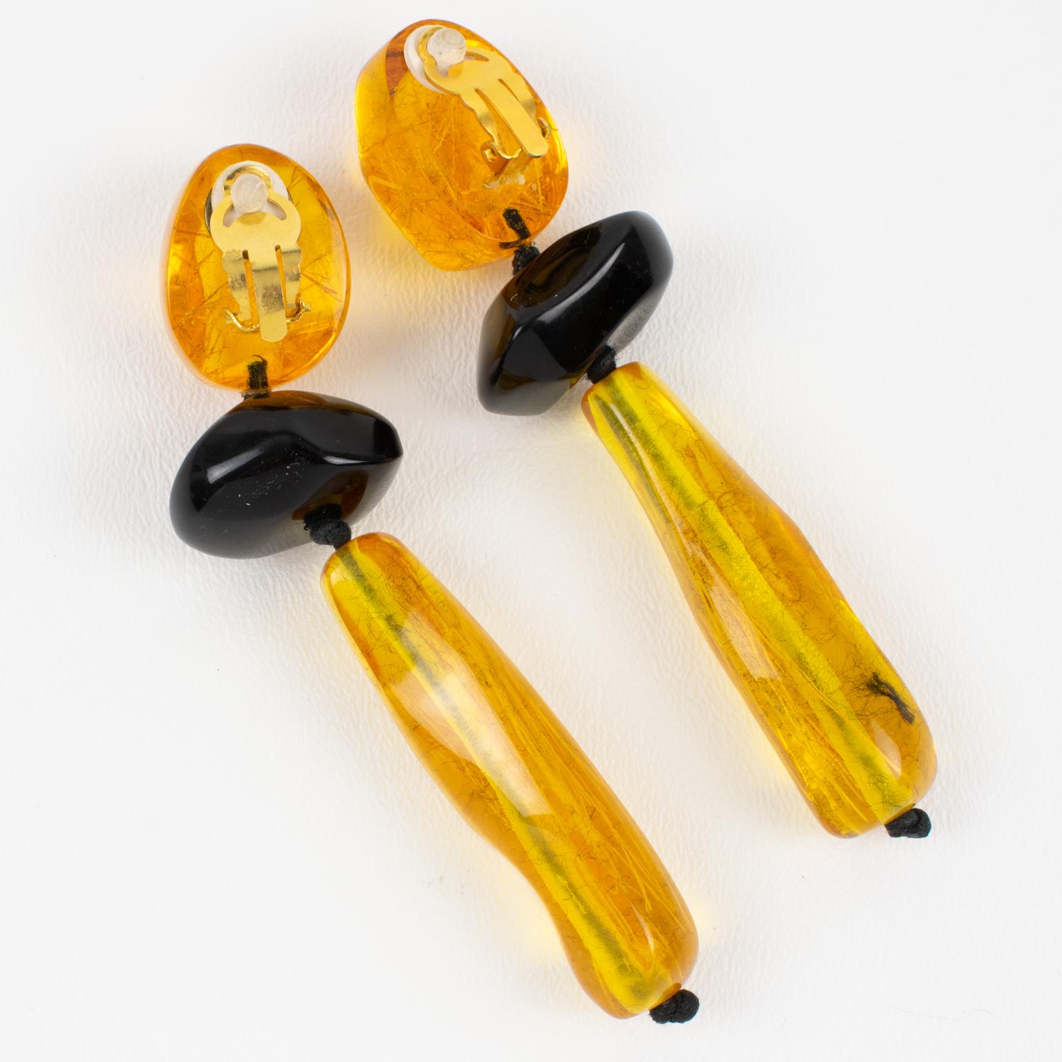 Monies Dangle Clip Earrings Black and Amber Resin In Excellent Condition In Atlanta, GA