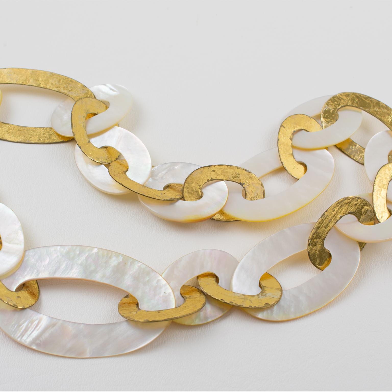 Monies - Collana extra-lunga con fiocchi d'oro e conchiglie in vendita 9