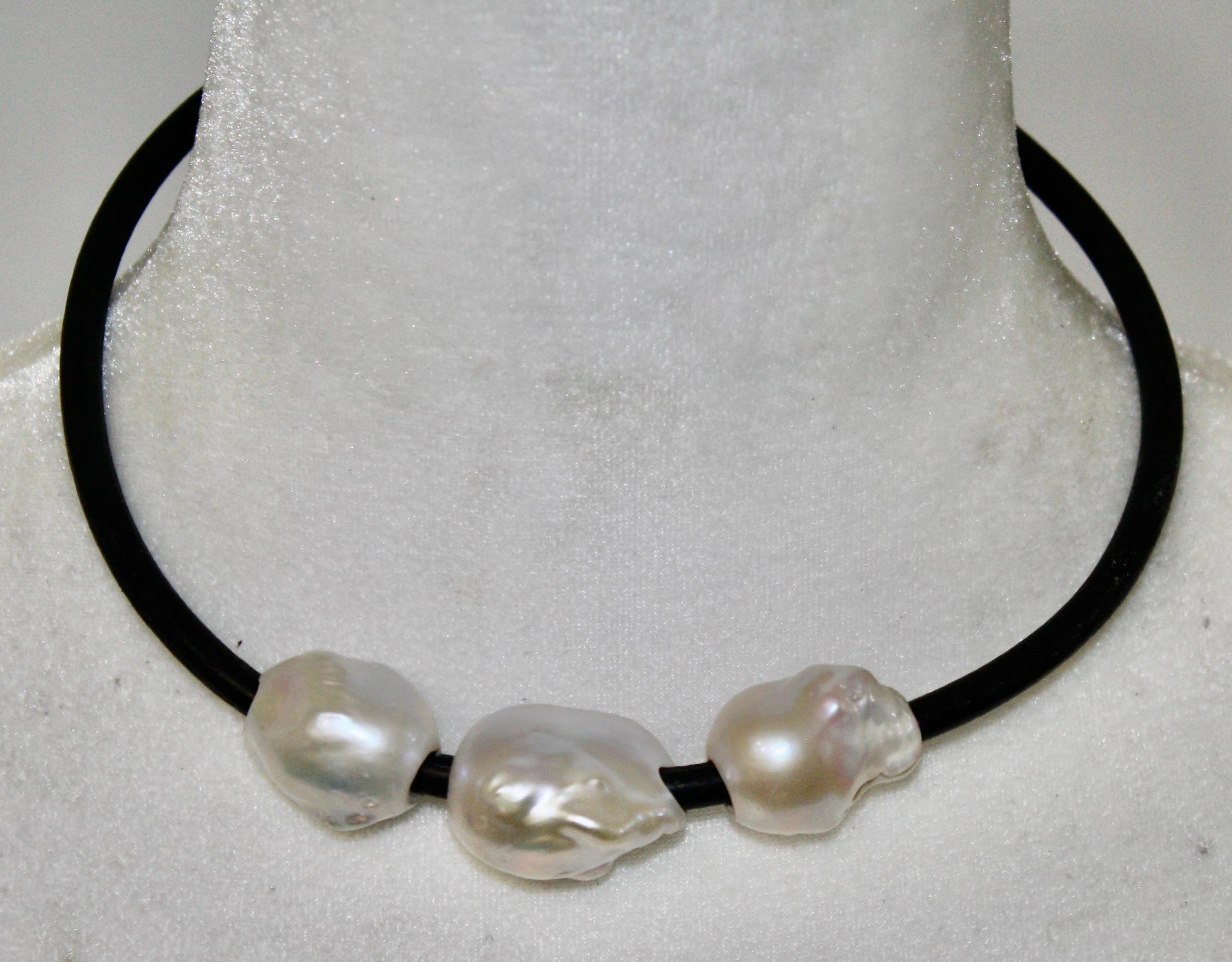 Women's or Men's Monies Leather And 3 Pearls Necklace 