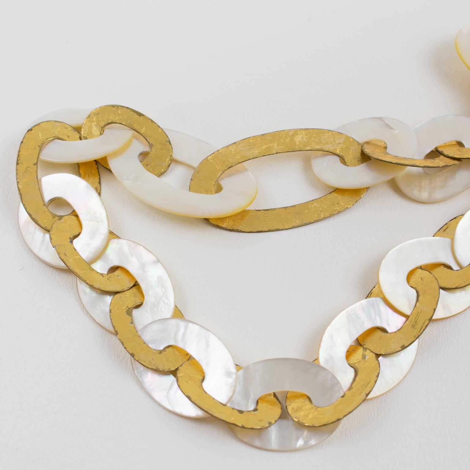 Monies Lange Kette Halskette Vergoldetes Metall und Muscheln im Angebot 8