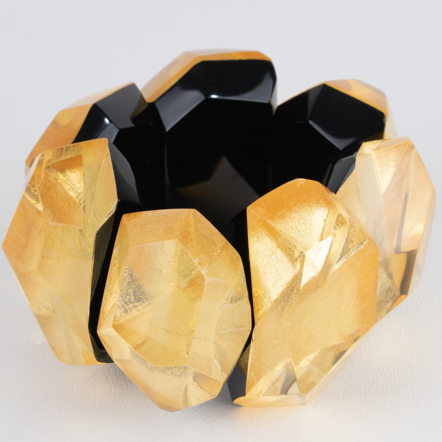 Moderniste Monies Massive Résine noire et feuille d'or Bracelet extensible en vente