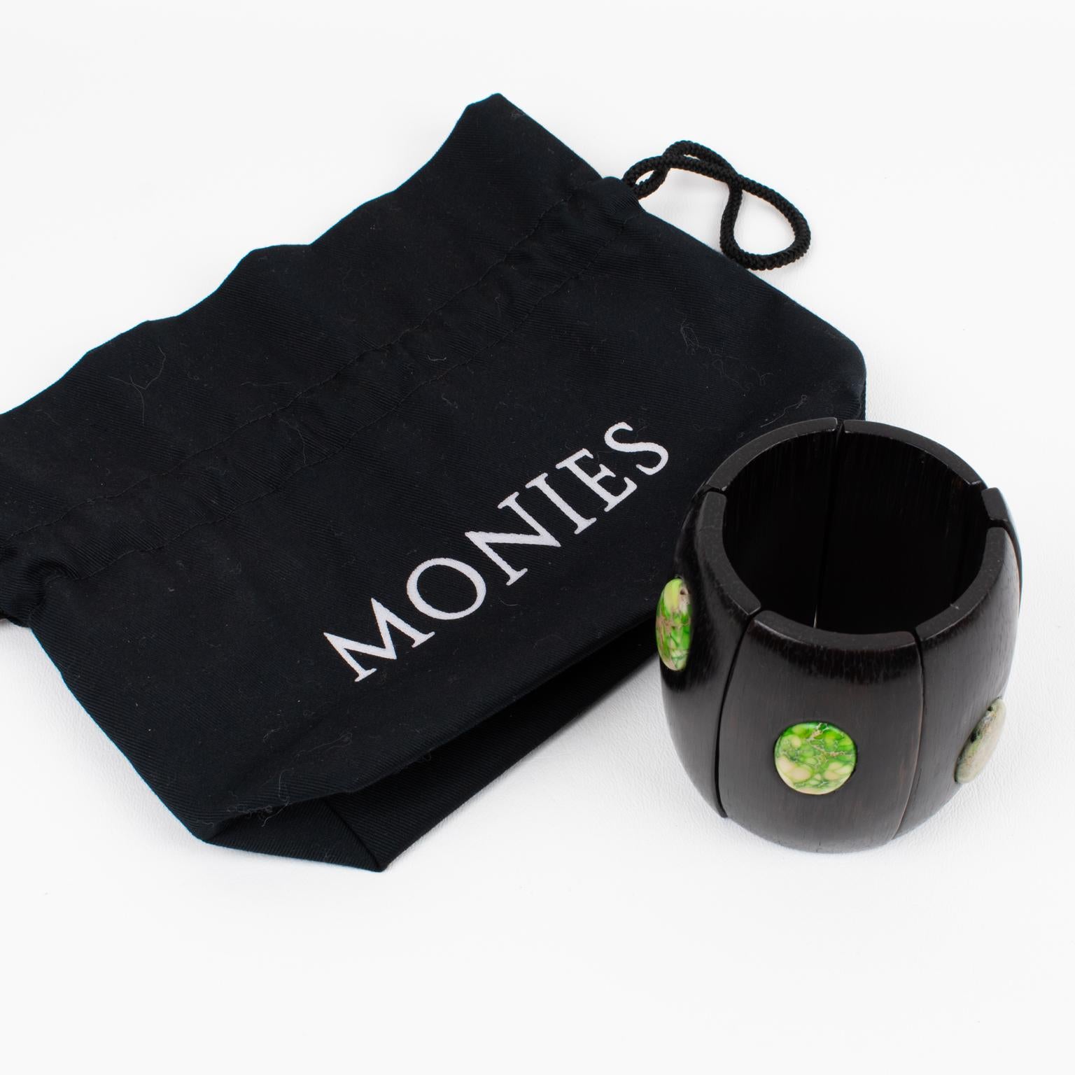 Monies Stretch-Armreif aus massivem Ebenholz, Holz und Stein mit Cabochons (Modernistisch) im Angebot