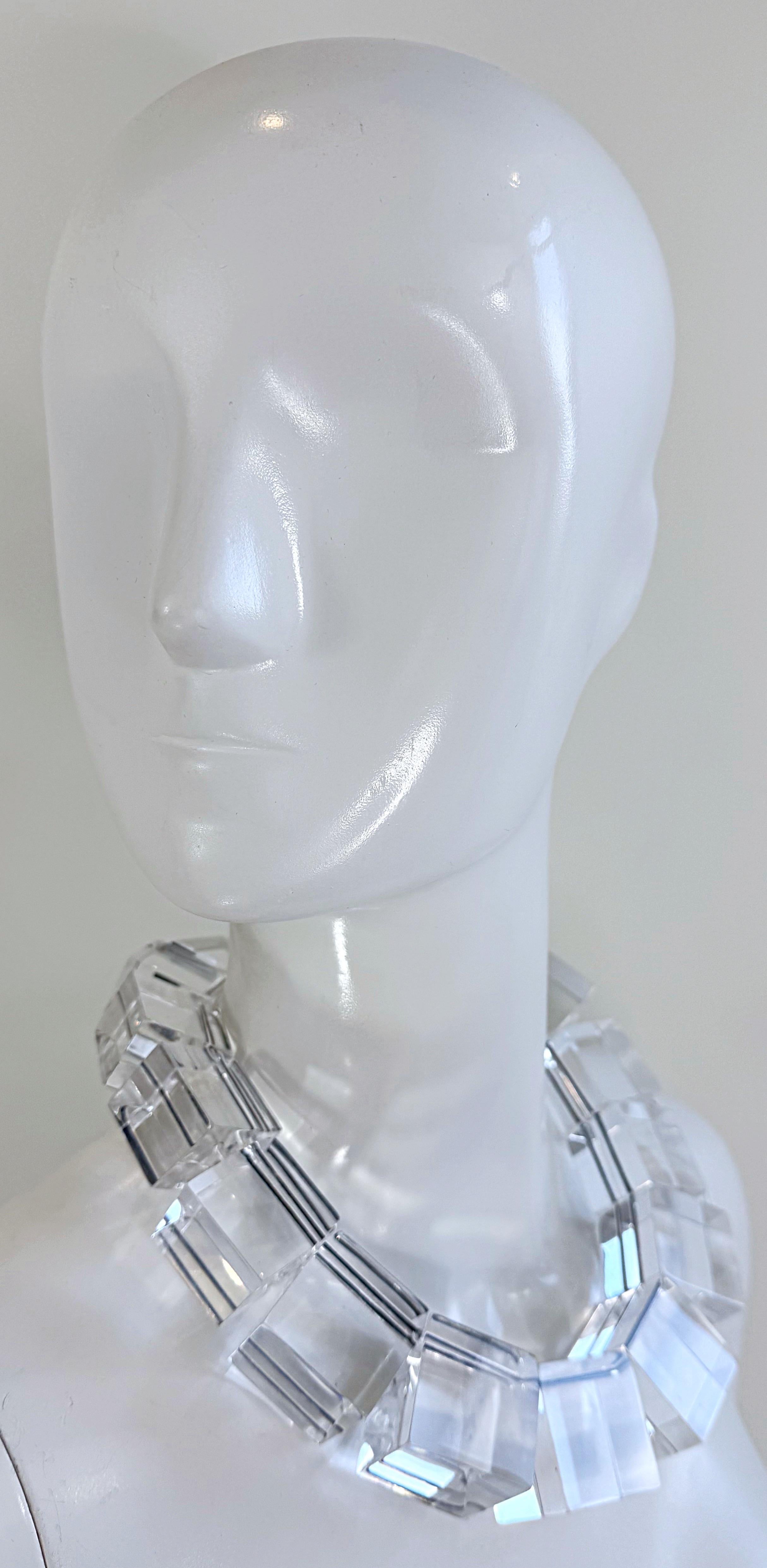 Monies of Denmark - Collana di cristalli trasparenti di lucite quadrata con dichiarazione di stile in vendita 9