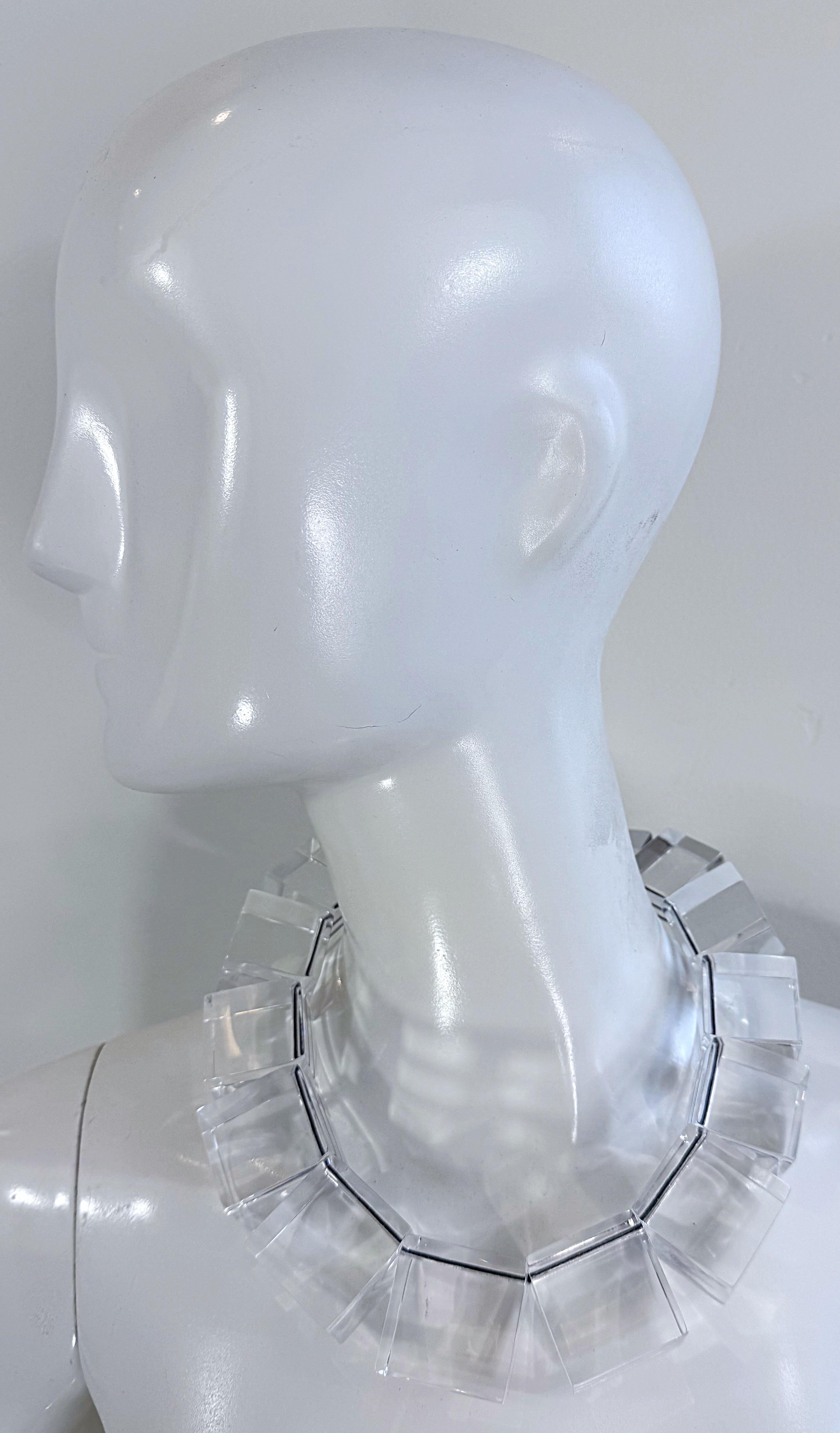 Monies of Denmark - Collana di cristalli trasparenti di lucite quadrata con dichiarazione di stile in vendita 2
