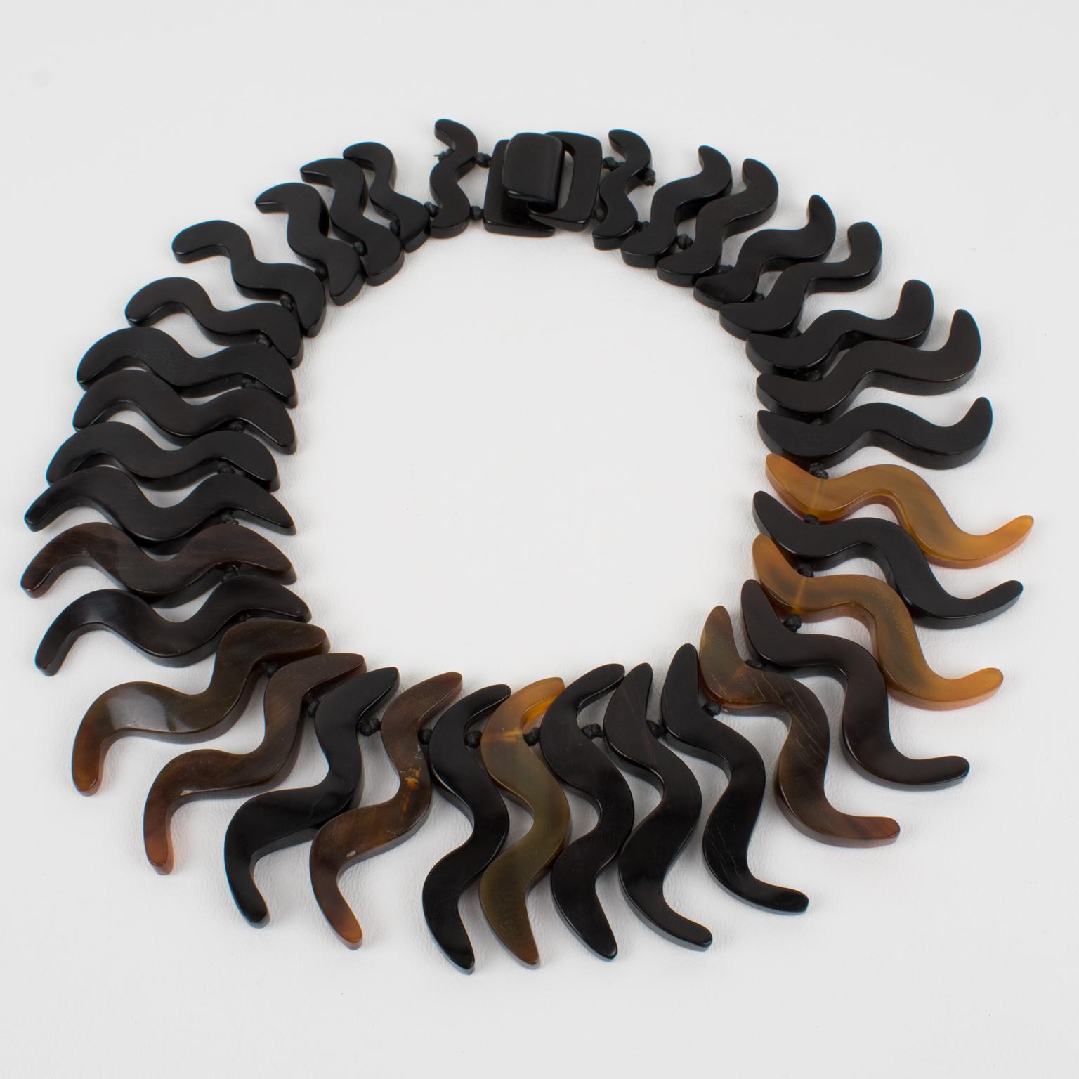 Femenino o masculino Collar gargantilla de resina de cuerno de imitación Monies Oversized en venta