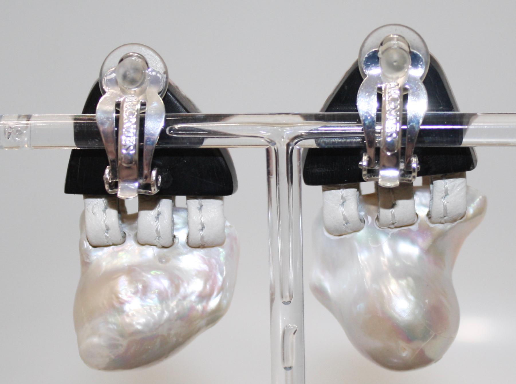 Monies Einzigartige Perlen- und rosa Opal-Ohrringe  (Moderne) im Angebot