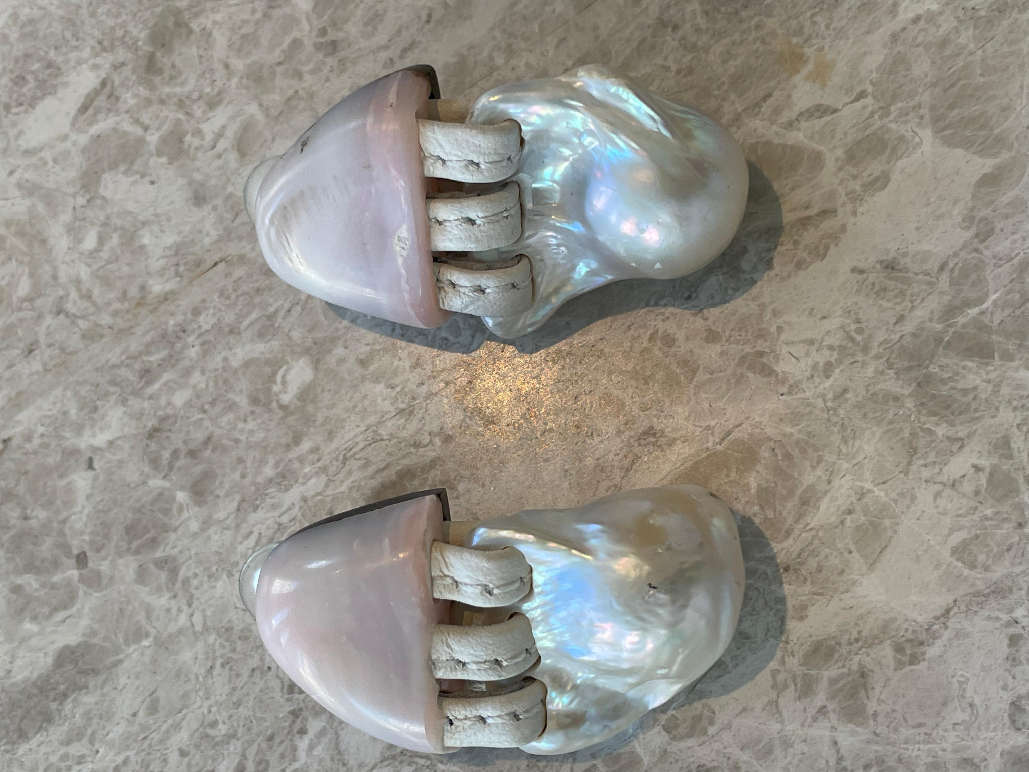 Monies Einzigartige Perlen- und rosa Opal-Ohrringe  (Rohschliff) im Angebot