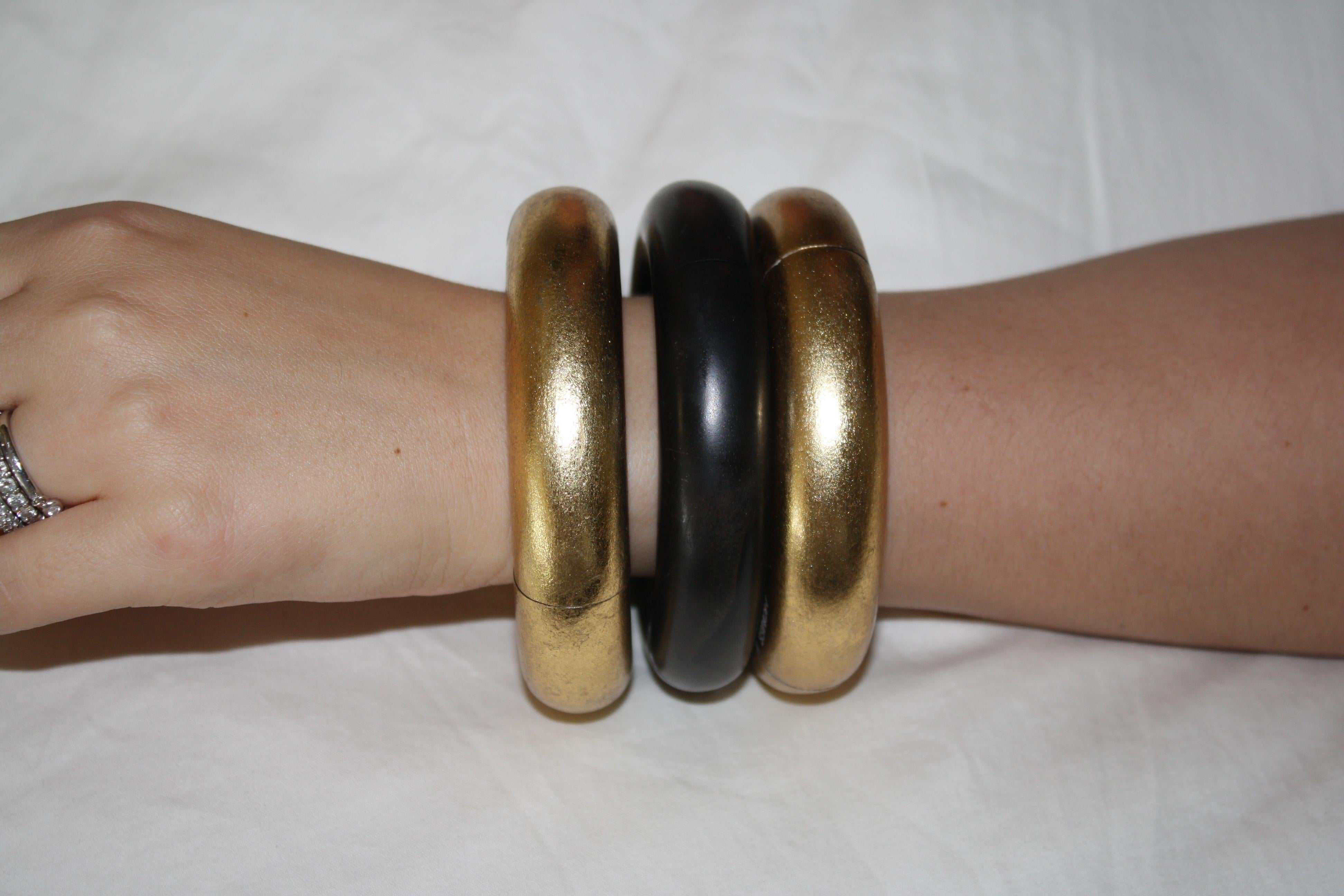 Monies Wood and Gold Leaf Elastic Bangle In New Condition In Virginia Beach, VA