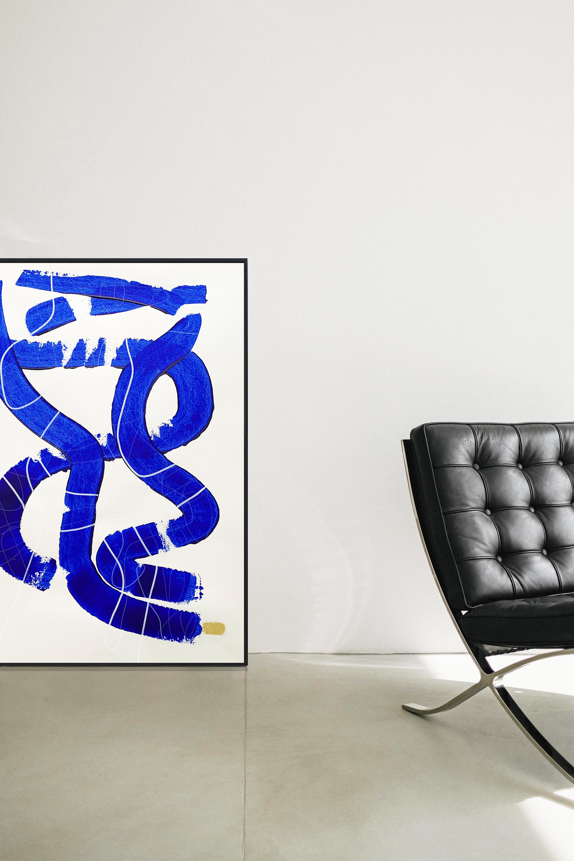 Free Blue 3318 - Pintura abstracta azul y blanca texturizada sobre papel, 2025 - Abstract Painting Gris de Monika Widenka