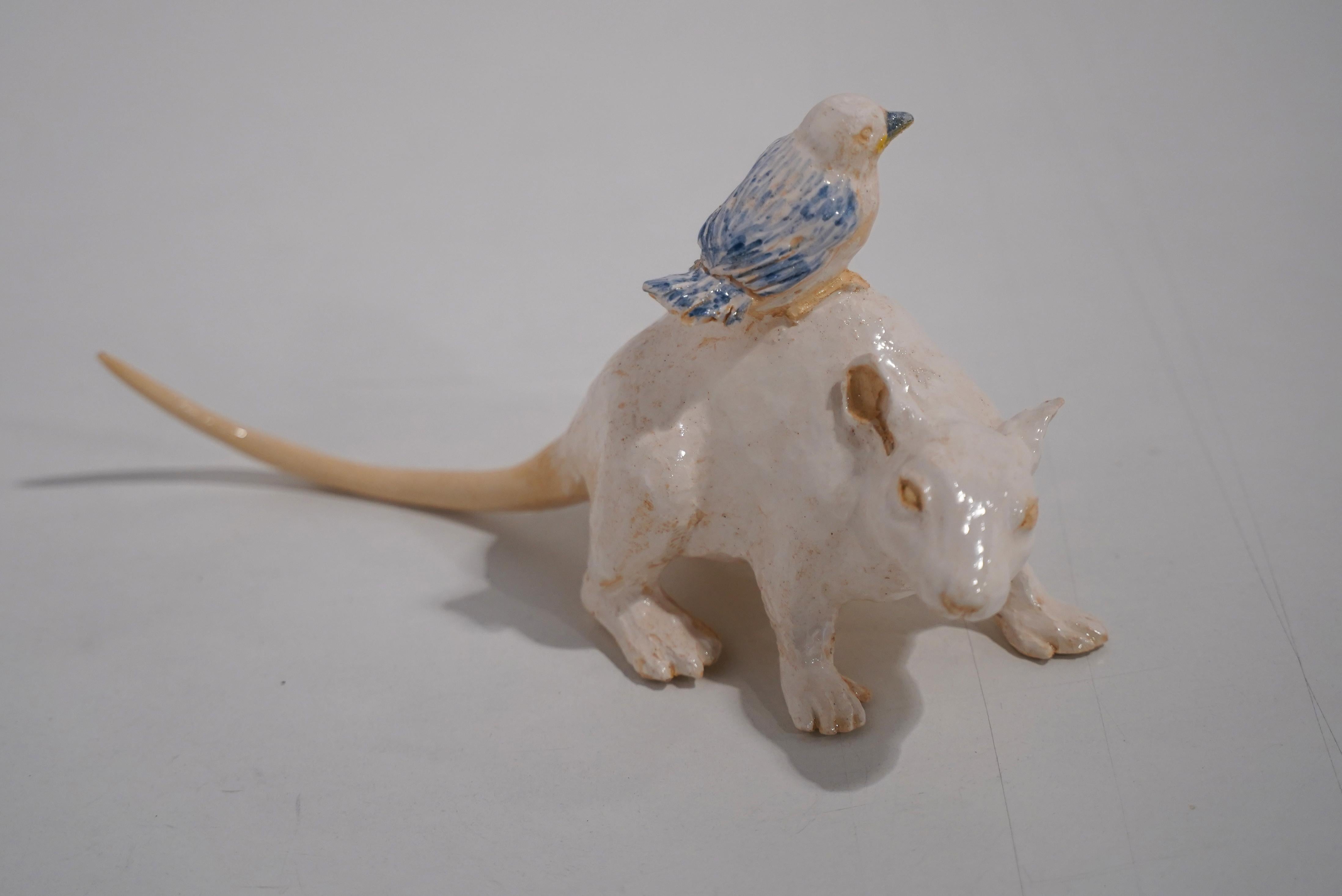 Einzigartige handgefertigte glasierte Keramik-Skulptur „A Rat With A Tit“ mit Tierporträt im Angebot 1