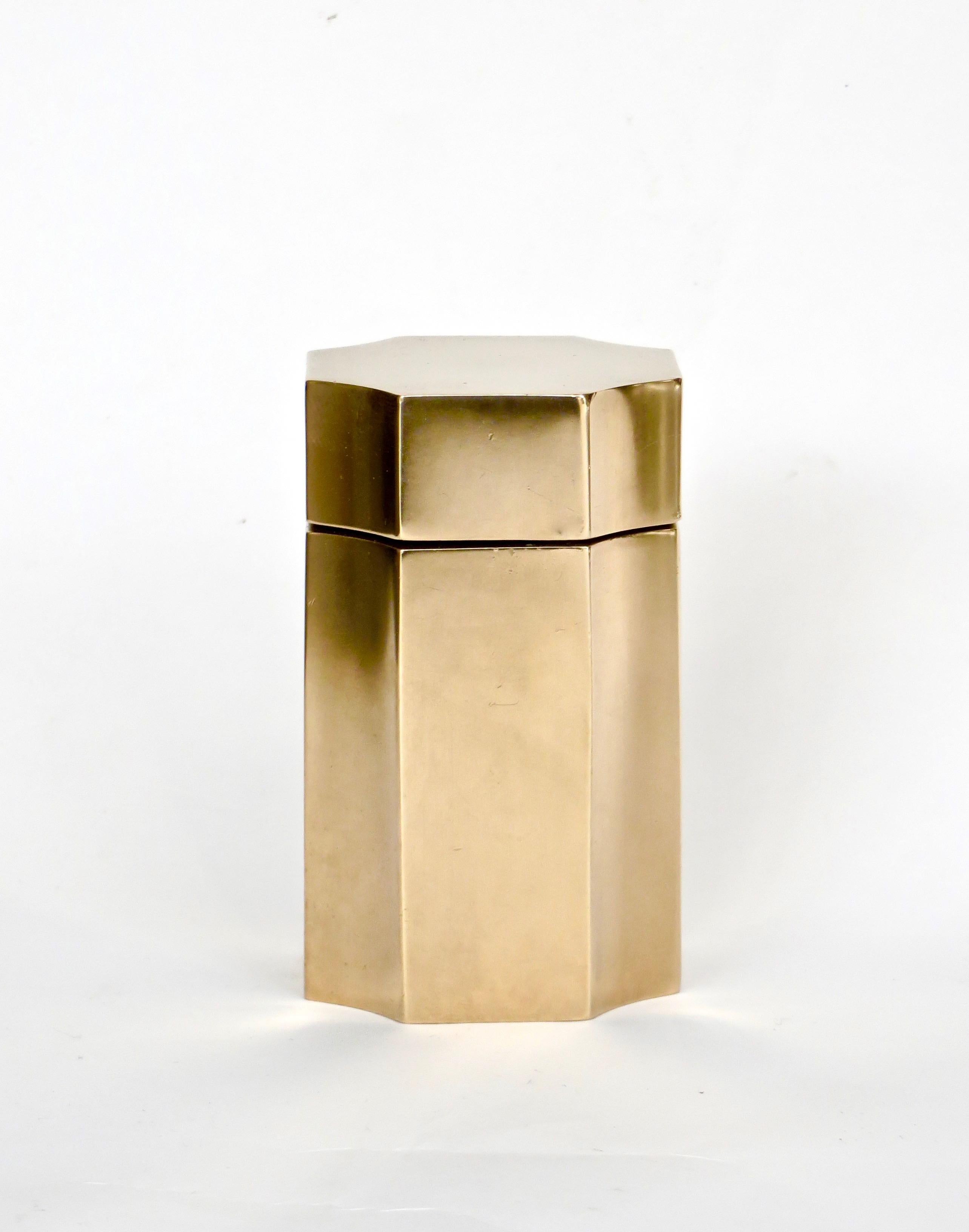 A bronze box designed by Siqward Bernadotte for Monique Gerber Art du Bronze.
France, circa 1970
The original use was for cigarettes. This has never been used and can be a decorative object or container for of your choice.
Shown with another bowl