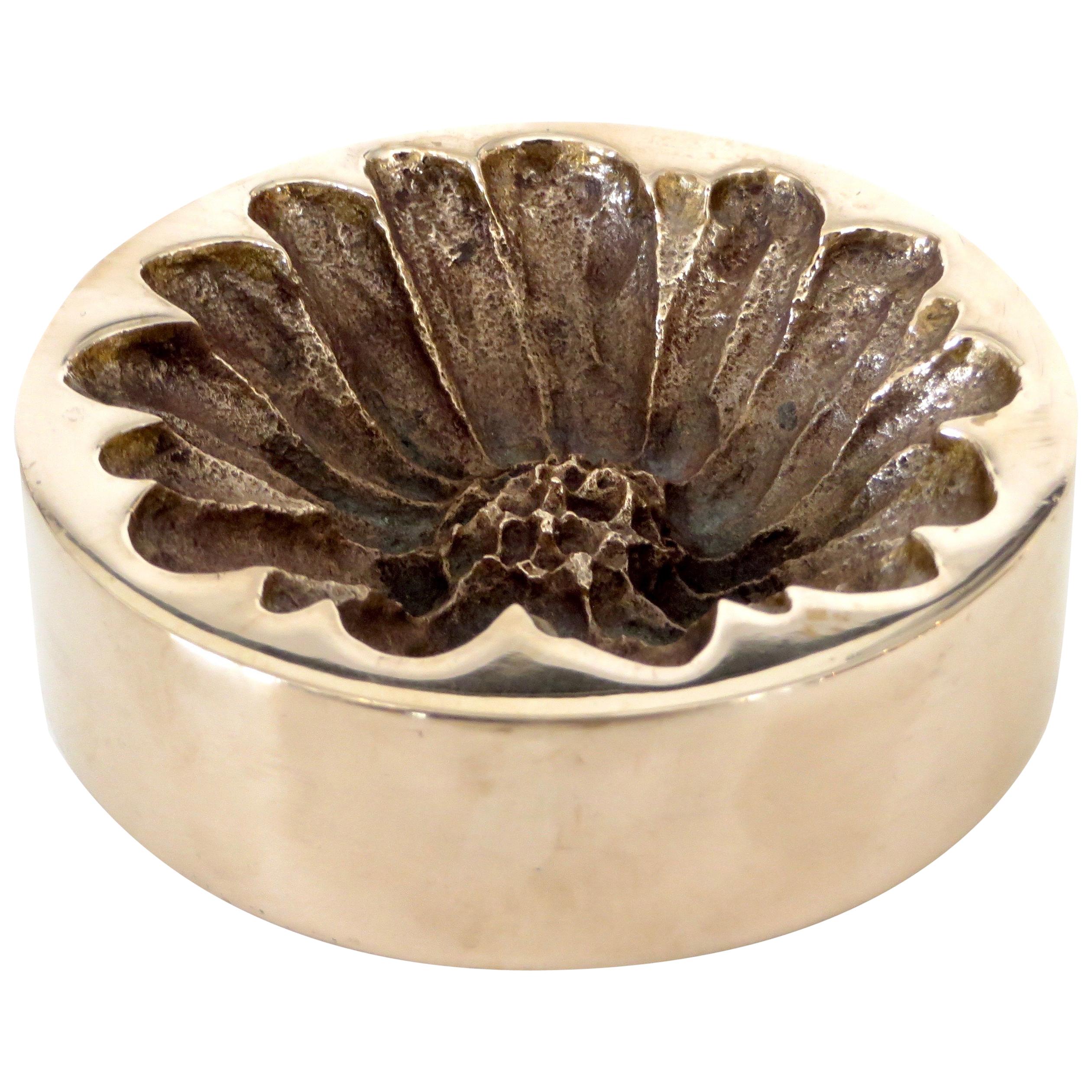 Monique Gerber Bronze Vide Poche Motif Daisy or Marguerite 