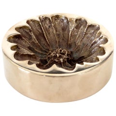 Monique Gerber Bronze Vide Poche Motif Daisy or Marguerite