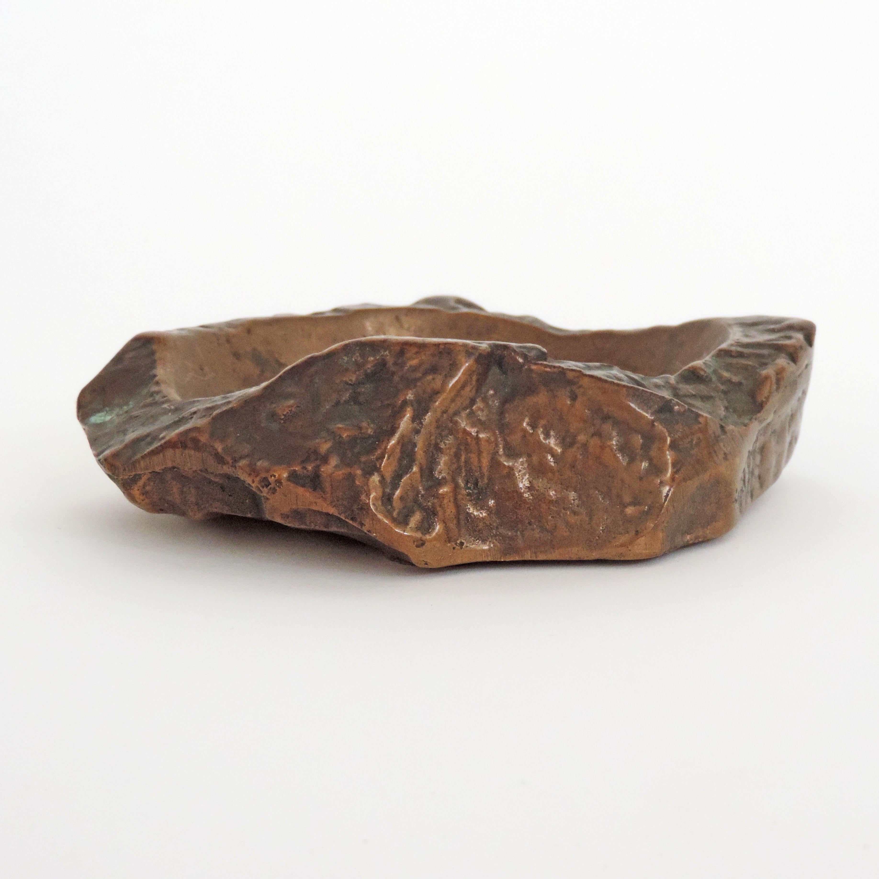 Sculptural Monique Gerber Brutalist bronze ashtray, France, 1970s.