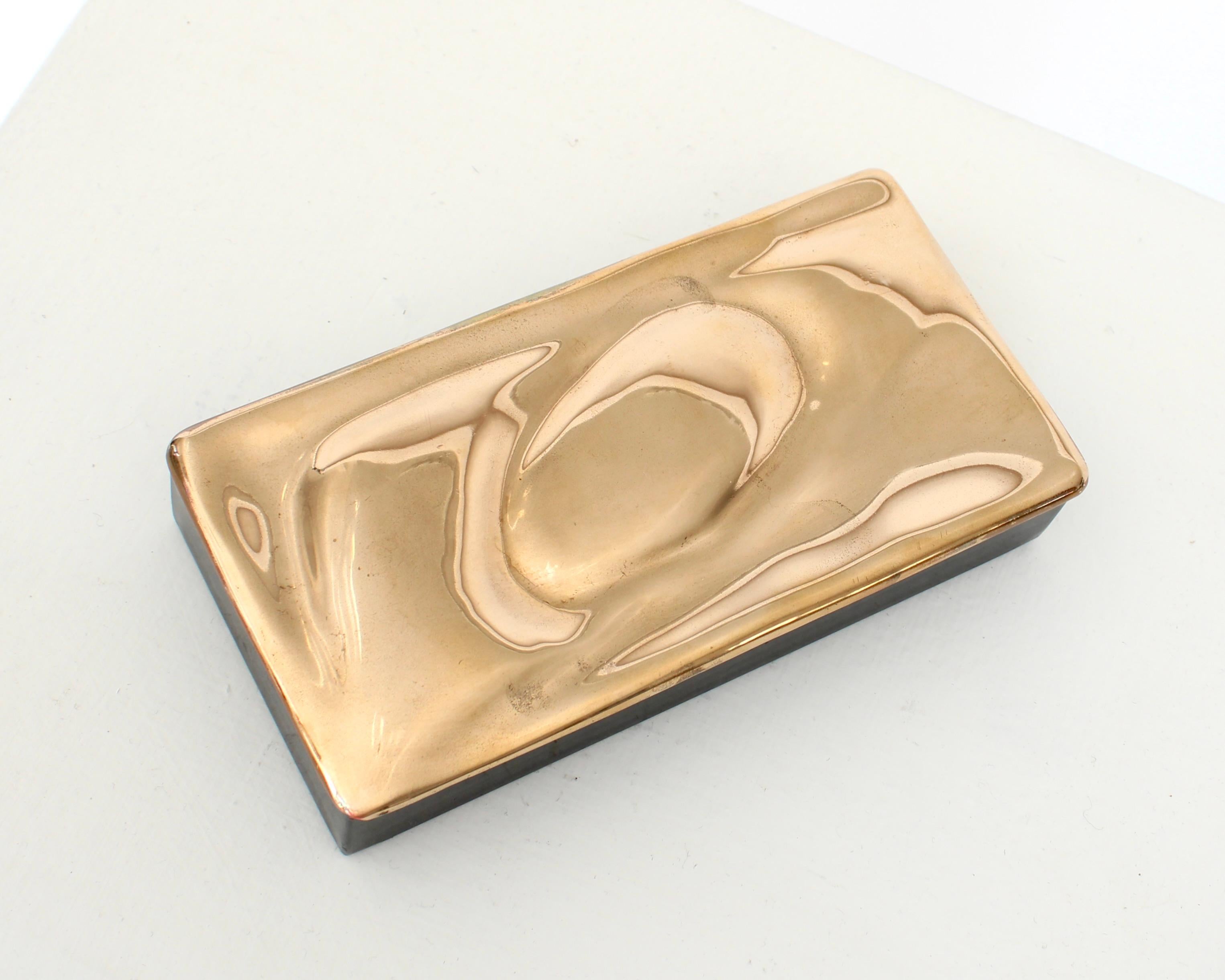 Mid-Century Modern Monique Gerber French Bronze Lidded Sculptural Top Black and Red Lacquer Box For Sale
