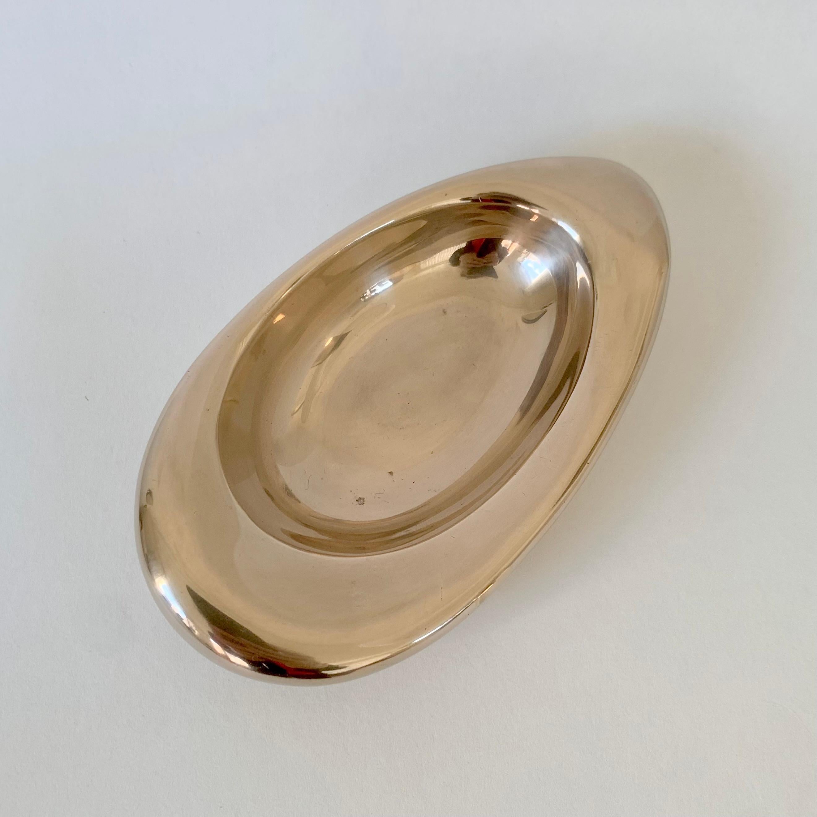 Vide-Poche de forma libre de bronce dorado estampado Monique Gerber, hacia 1970, Francia en venta 2