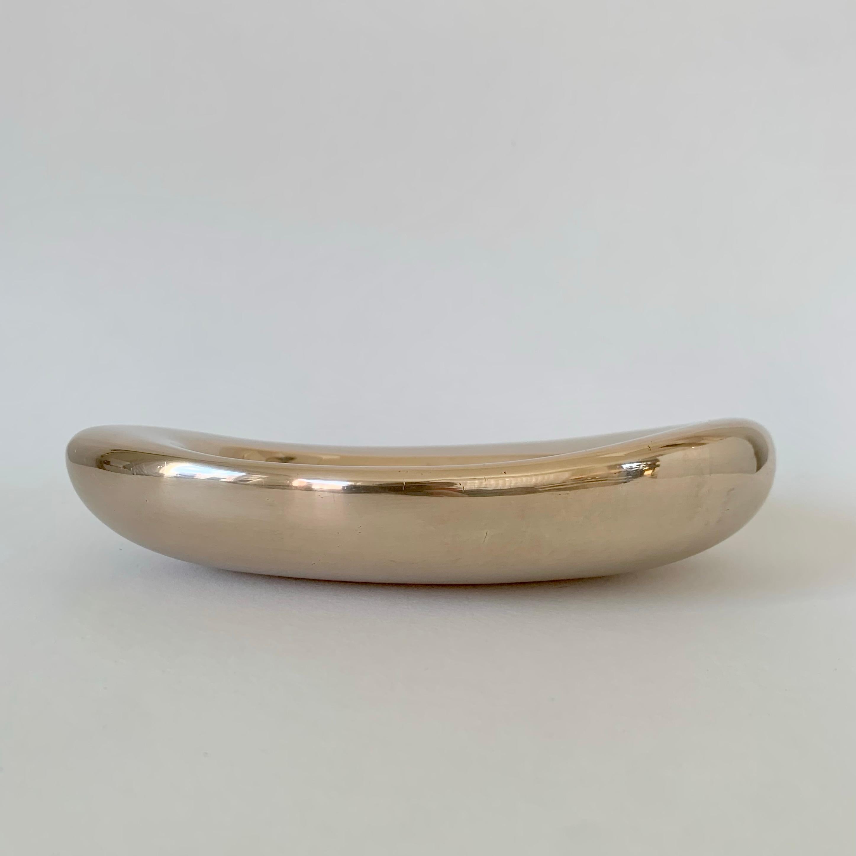 Vide-Poche de forma libre de bronce dorado estampado Monique Gerber, hacia 1970, Francia Pulido en venta