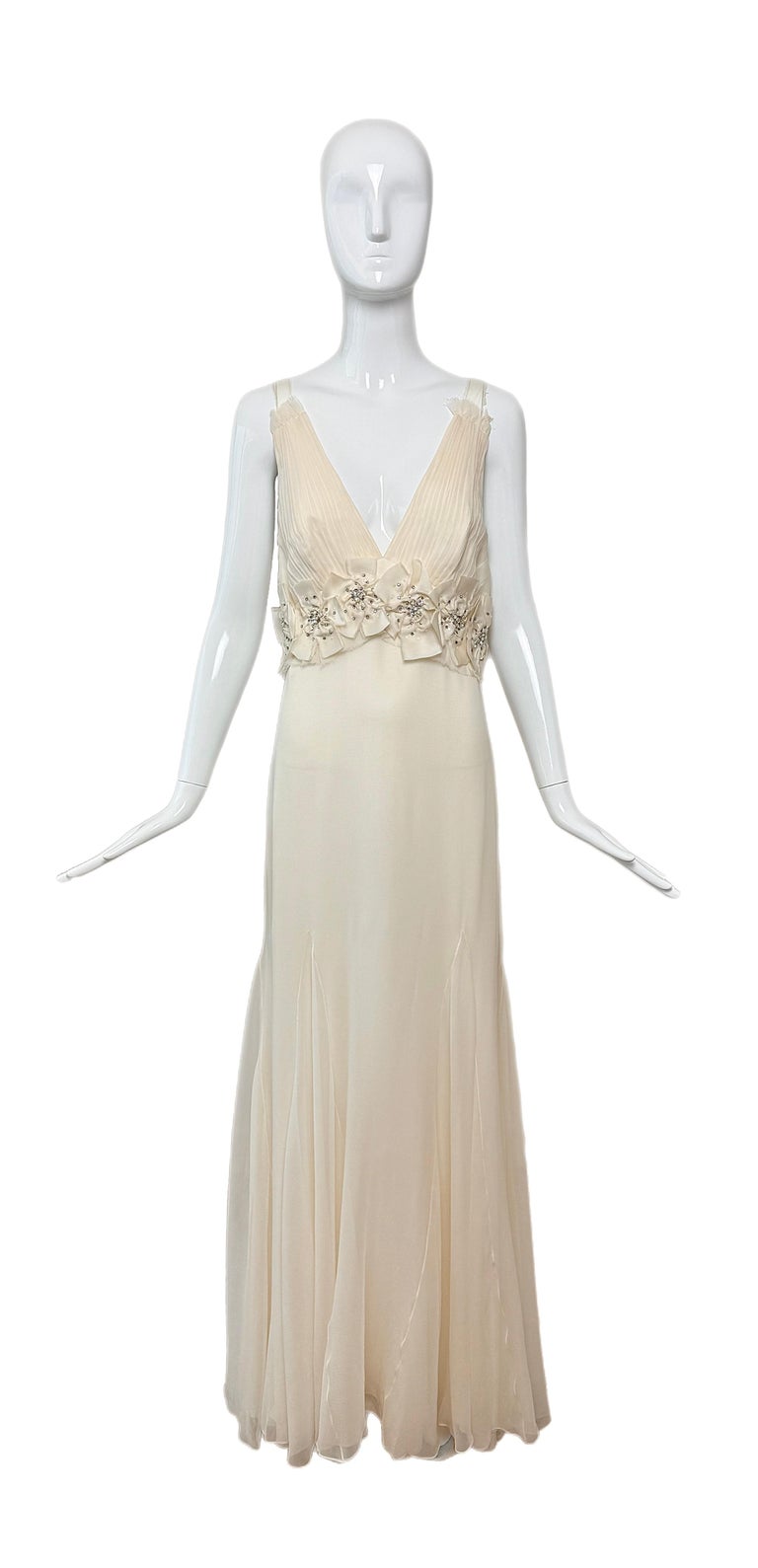 monique lhuillier gold wedding dress MONIQUE LHUILLIER 2007 Vintage Runway Flower Motif Bridal Gown Wedding Dress  For Sale at 1stDibs