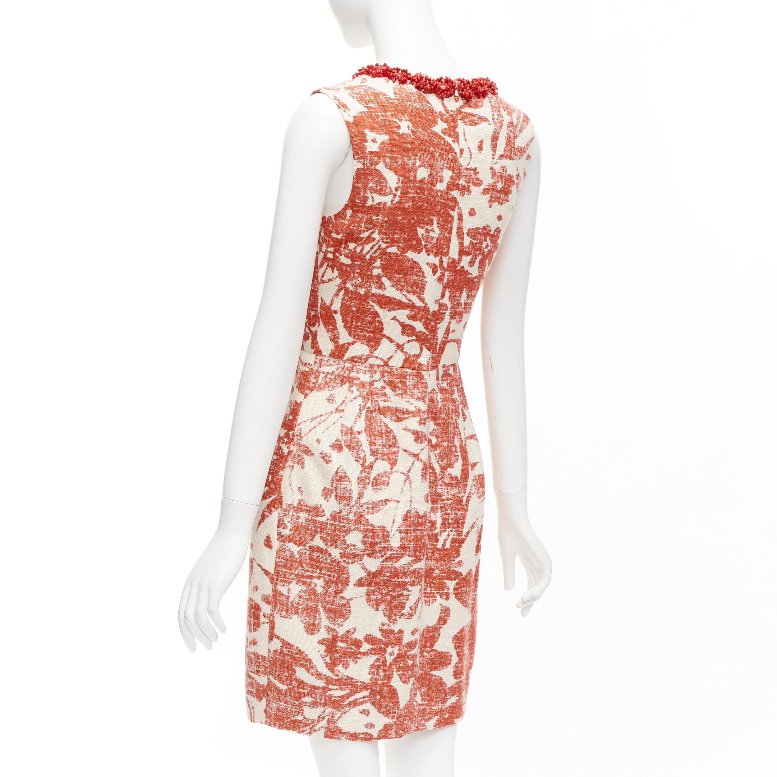 MONIQUE LHUILLIER cream red floral embellished collar sheath dress For Sale 2