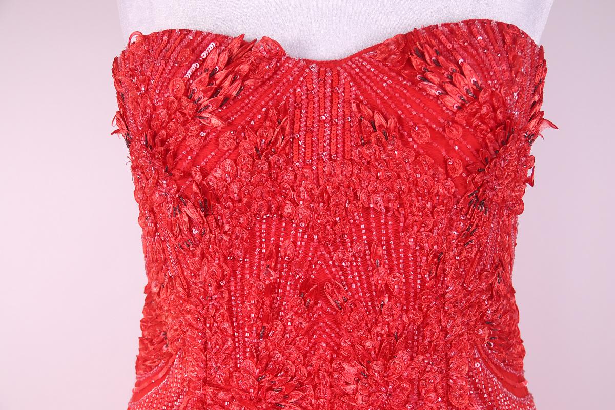 Monique Lhuillier Abendkleid im Zustand „Hervorragend“ im Angebot in Алматинский Почтамт, KZ