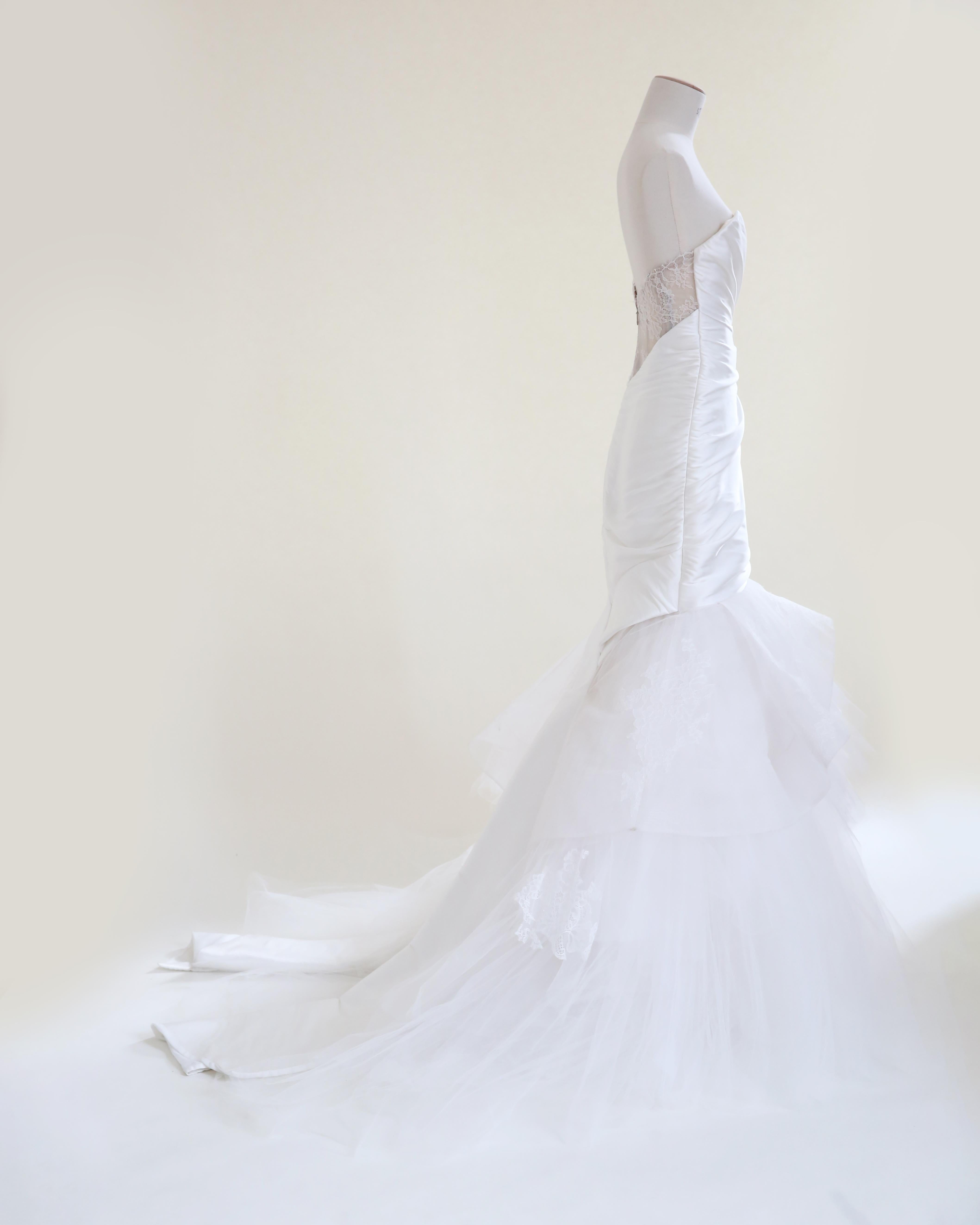 Monique Lhuillier F/W17 strapless silk lace mermaid white wedding dress gown 10 For Sale 6