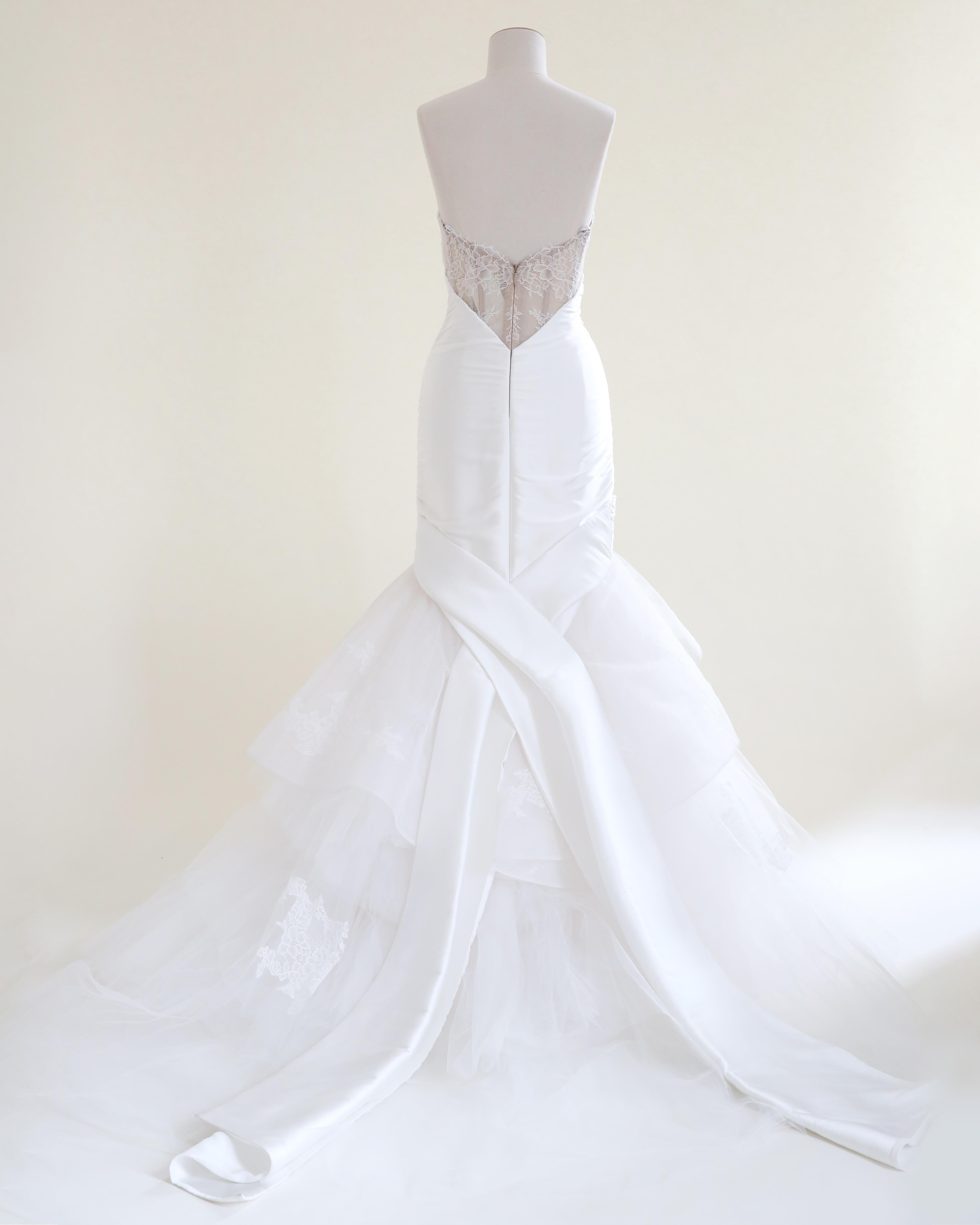 Monique Lhuillier F/W17 strapless silk lace mermaid white wedding dress gown 10 For Sale 7