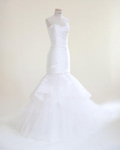 Monique Lhuillier F/W17 strapless silk lace mermaid white wedding dress gown 10