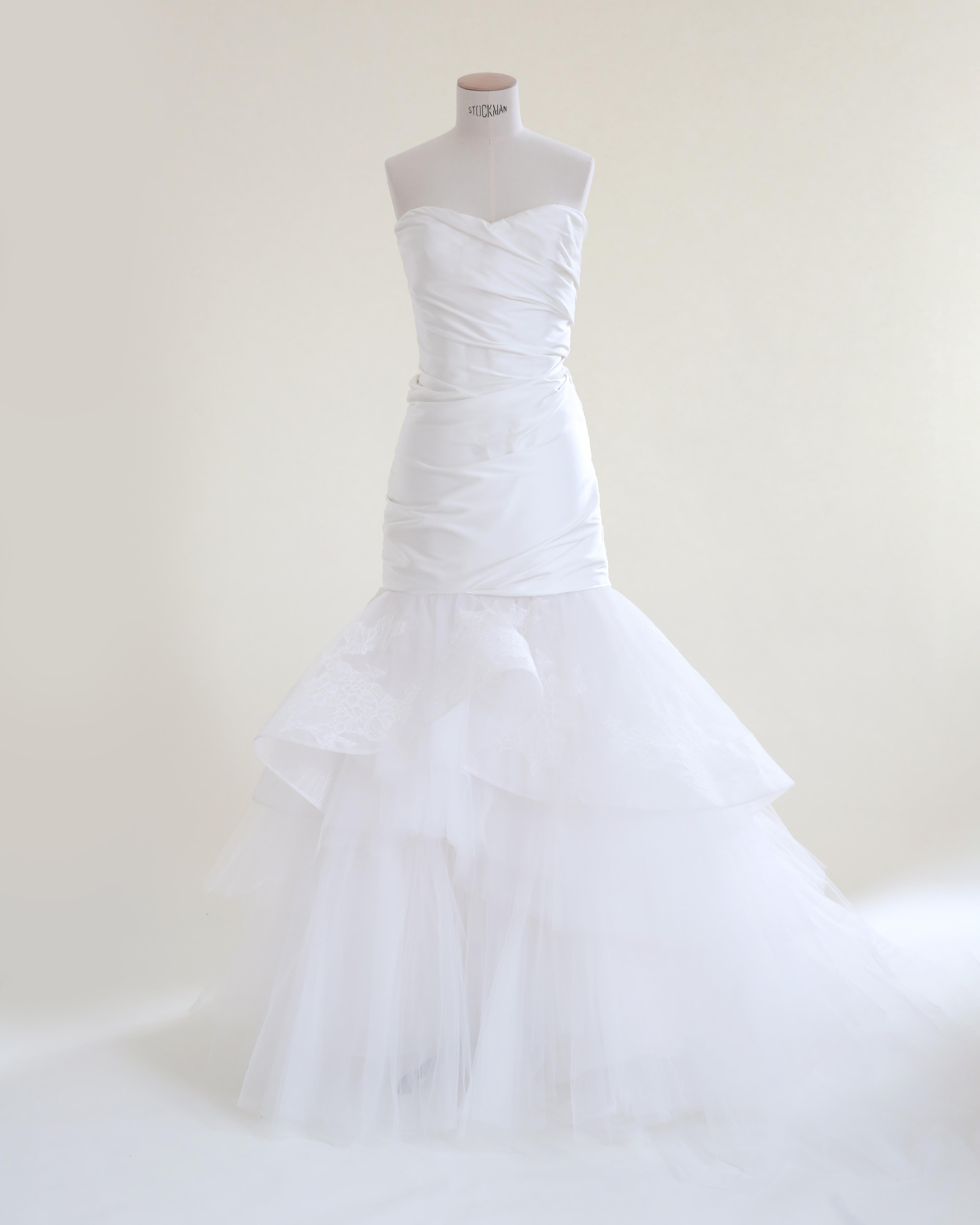 Gray Monique Lhuillier F/W17 strapless silk lace mermaid white wedding dress gown 10 For Sale