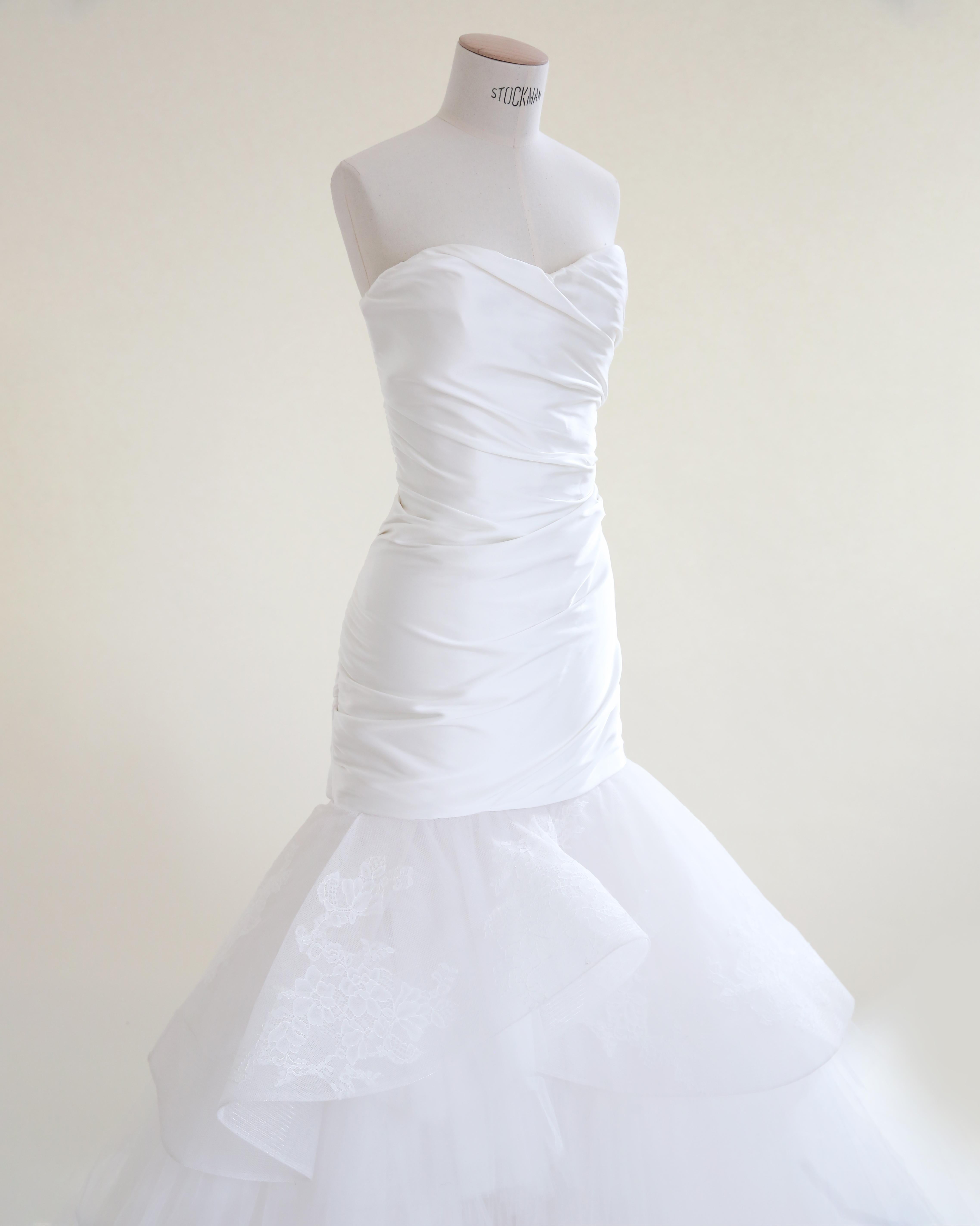 Monique Lhuillier F/W17 strapless silk lace mermaid white wedding dress gown 10 For Sale 1