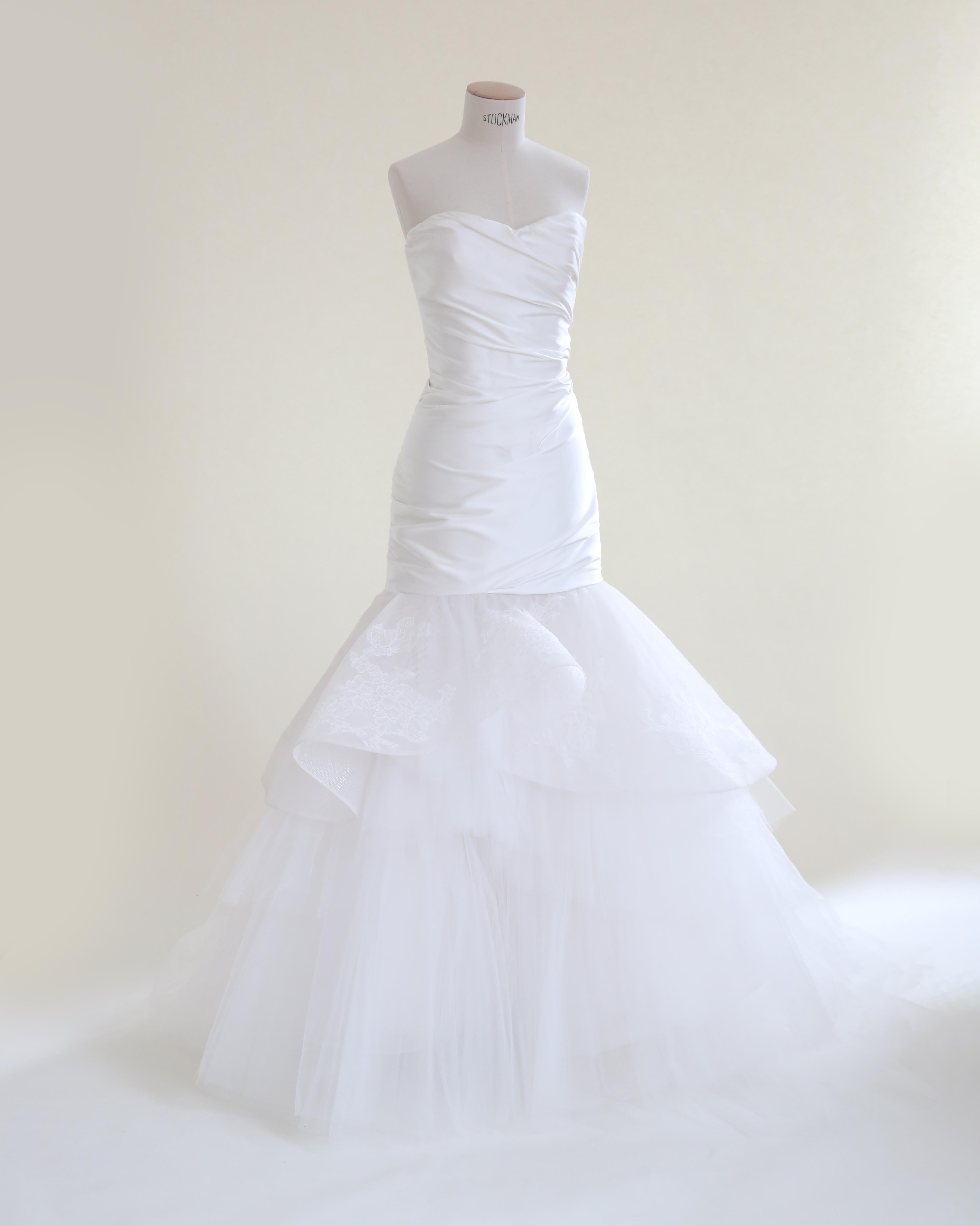 Monique Lhuillier F/W17 strapless silk lace mermaid white wedding dress gown 10 For Sale 2