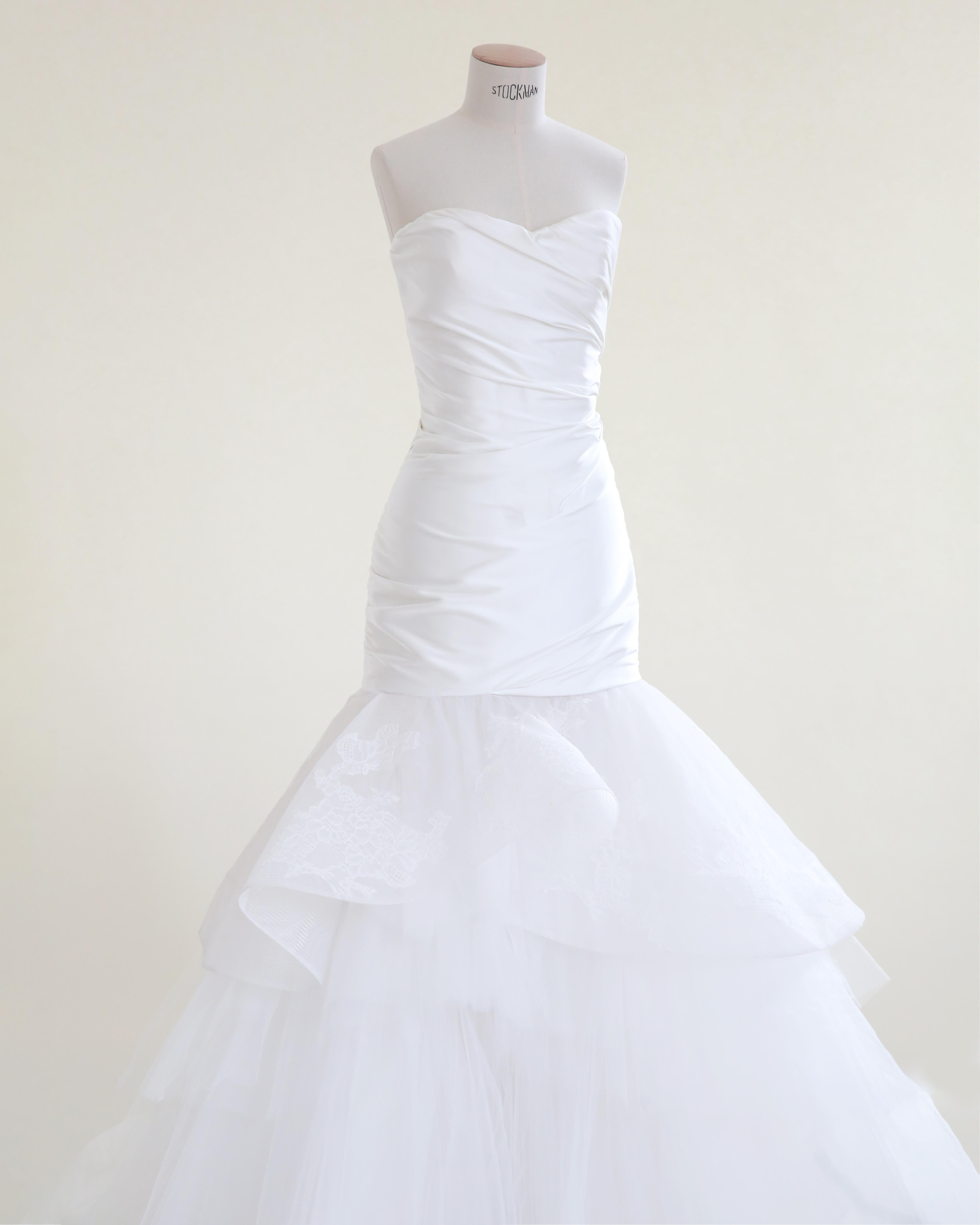 Monique Lhuillier F/W17 strapless silk lace mermaid white wedding dress gown 10 For Sale 3