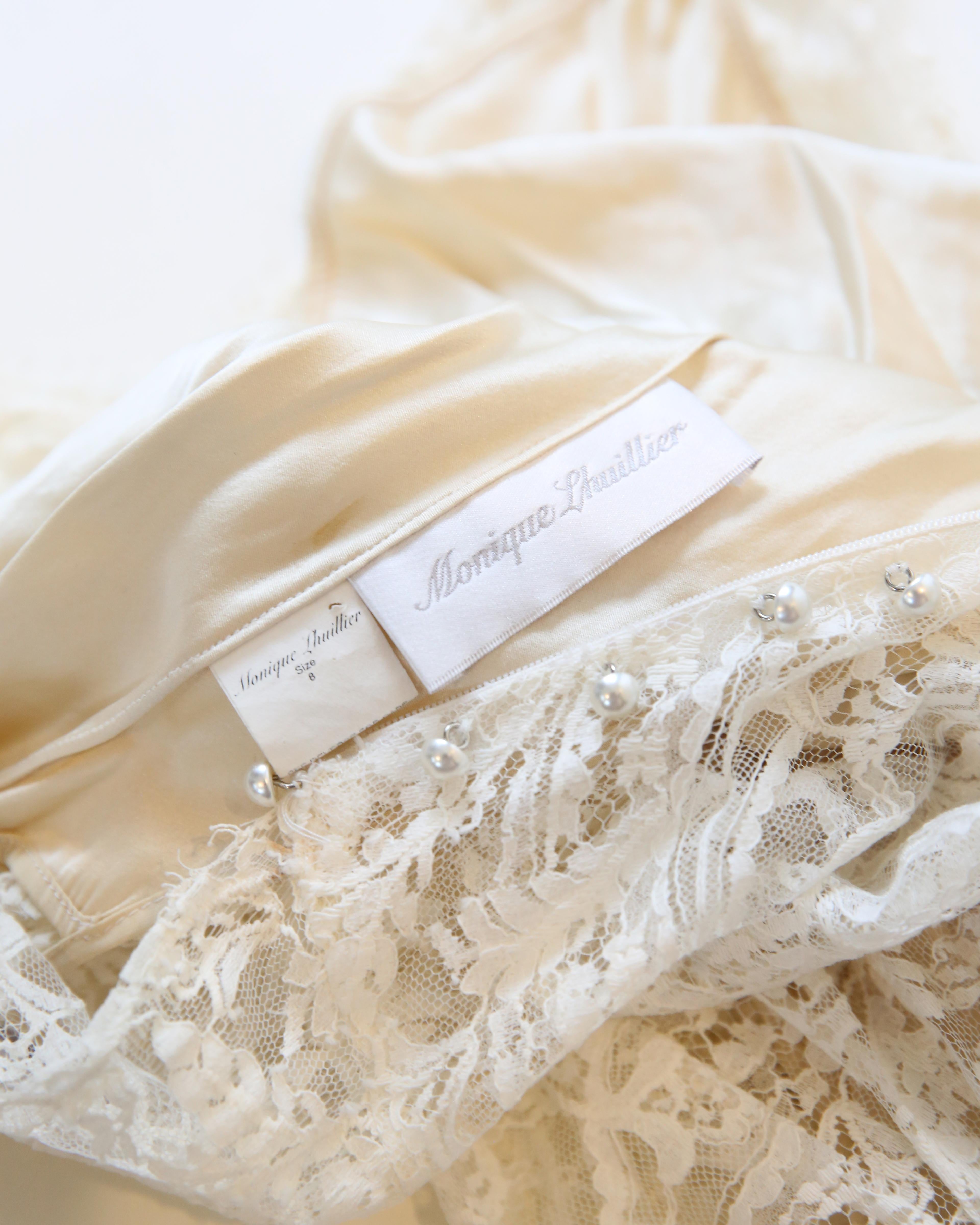 Monique Lhuillier Elfenbein-Spitzen-Hochzeitskleid mit tiefem Rückenausschnitt und Schleppe und Schleppe  16