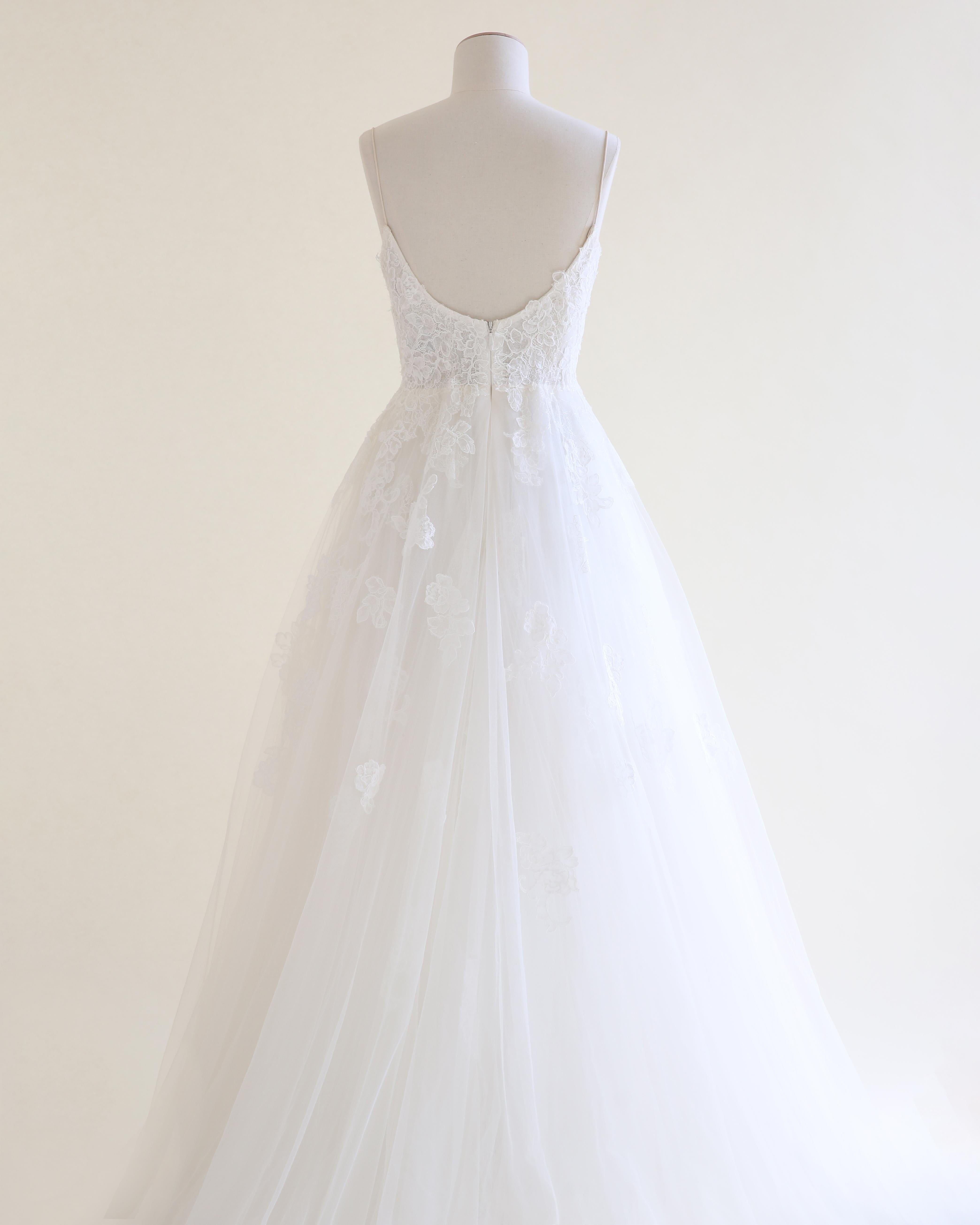 Monique Lhuillier S/S16 white floral lace sheer tulle wedding dress gown XS-S For Sale 5
