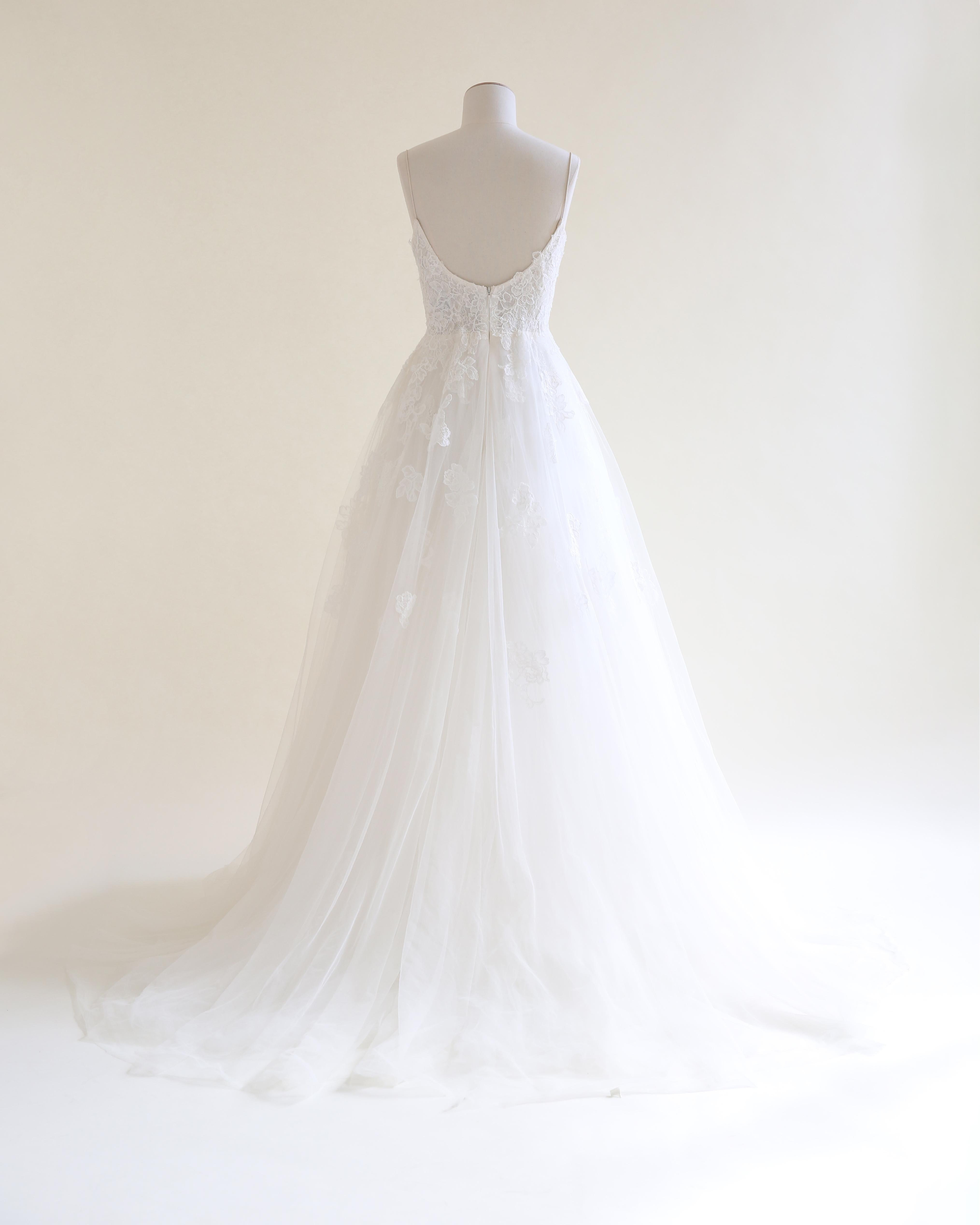 Monique Lhuillier S/S16 white floral lace sheer tulle wedding dress gown XS-S For Sale 6