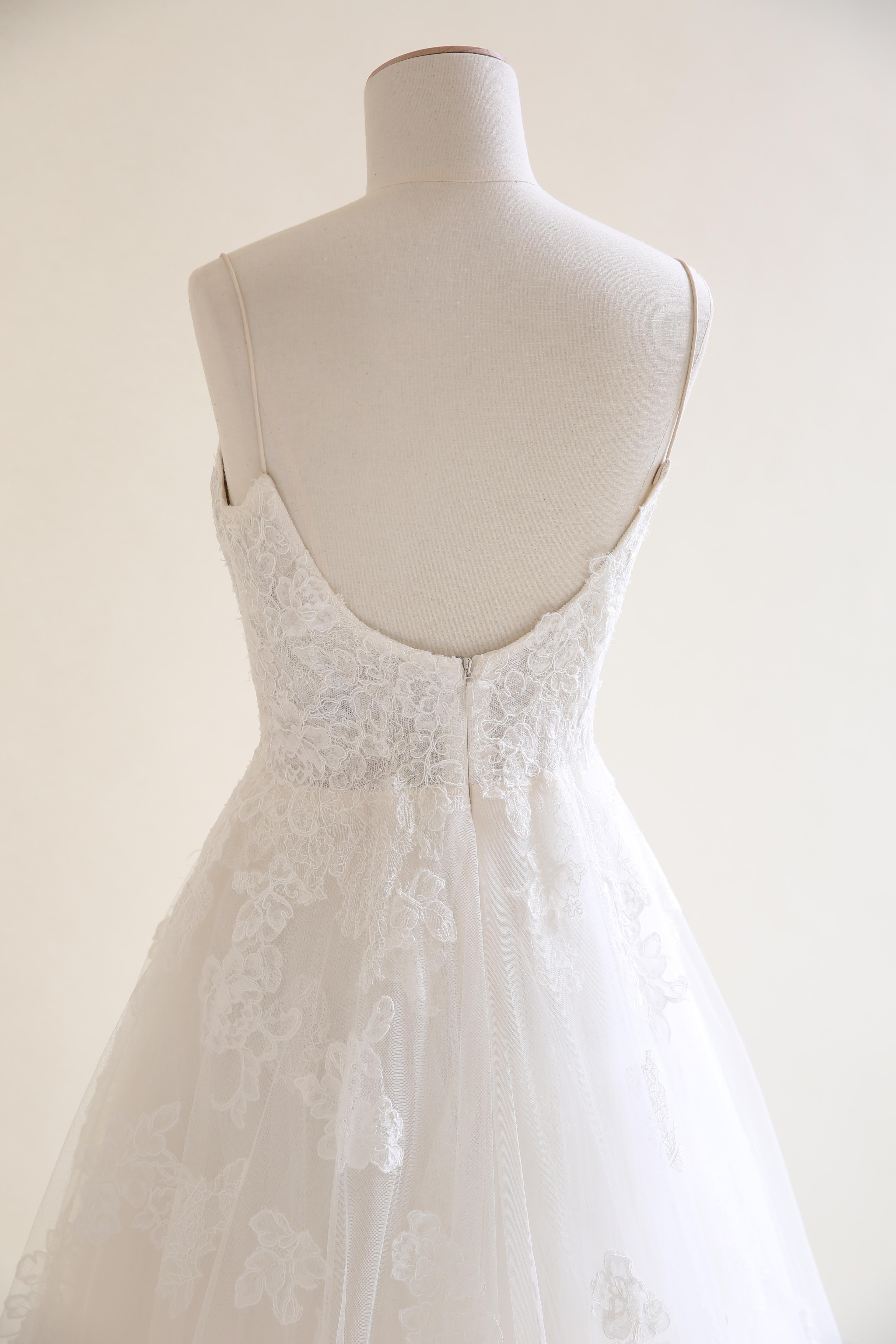 Monique Lhuillier S/S16 white floral lace sheer tulle wedding dress gown XS-S For Sale 8