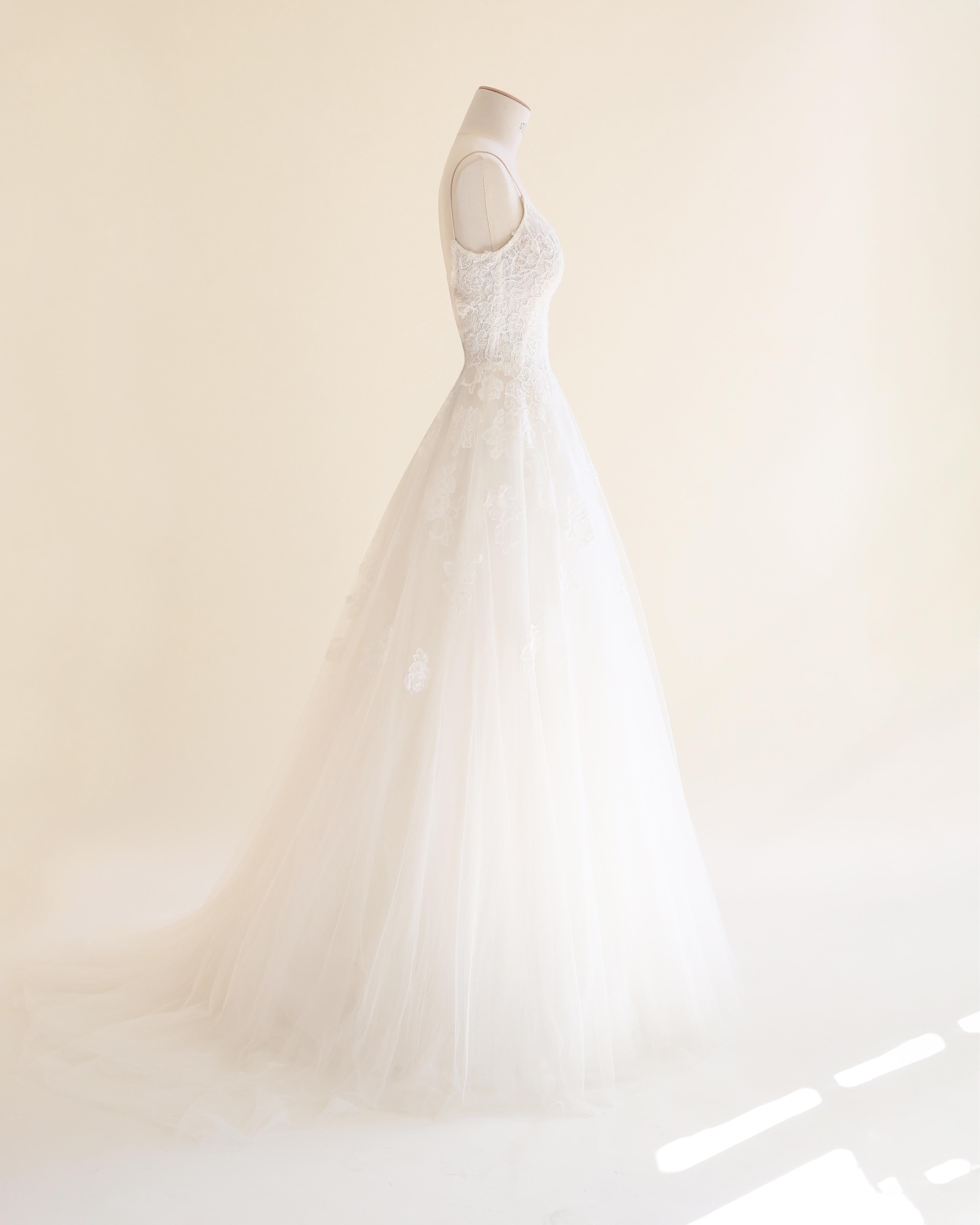 Monique Lhuillier S/S16 white floral lace sheer tulle wedding dress gown XS-S For Sale 1