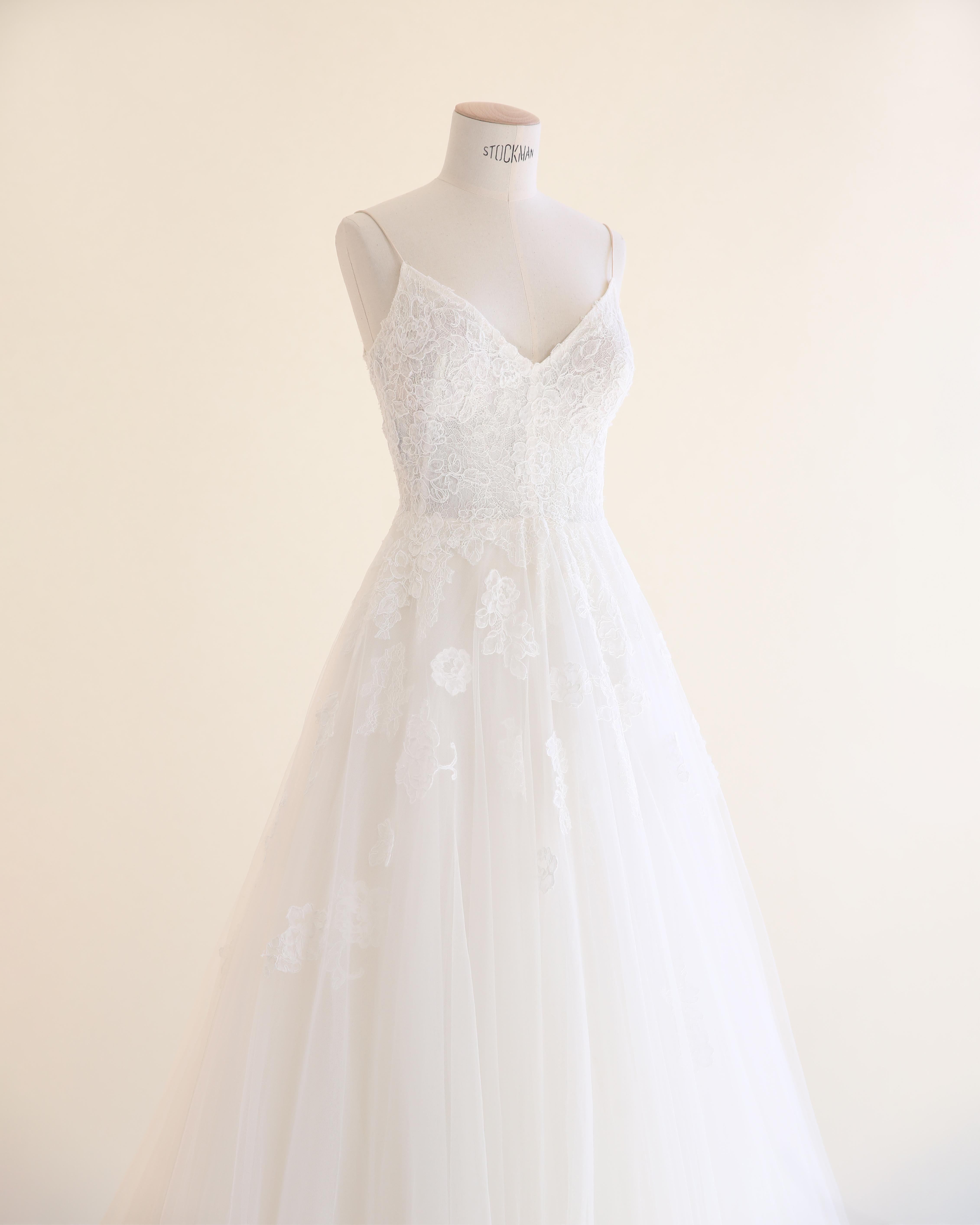 Monique Lhuillier S/S16 white floral lace sheer tulle wedding dress gown XS-S For Sale 3