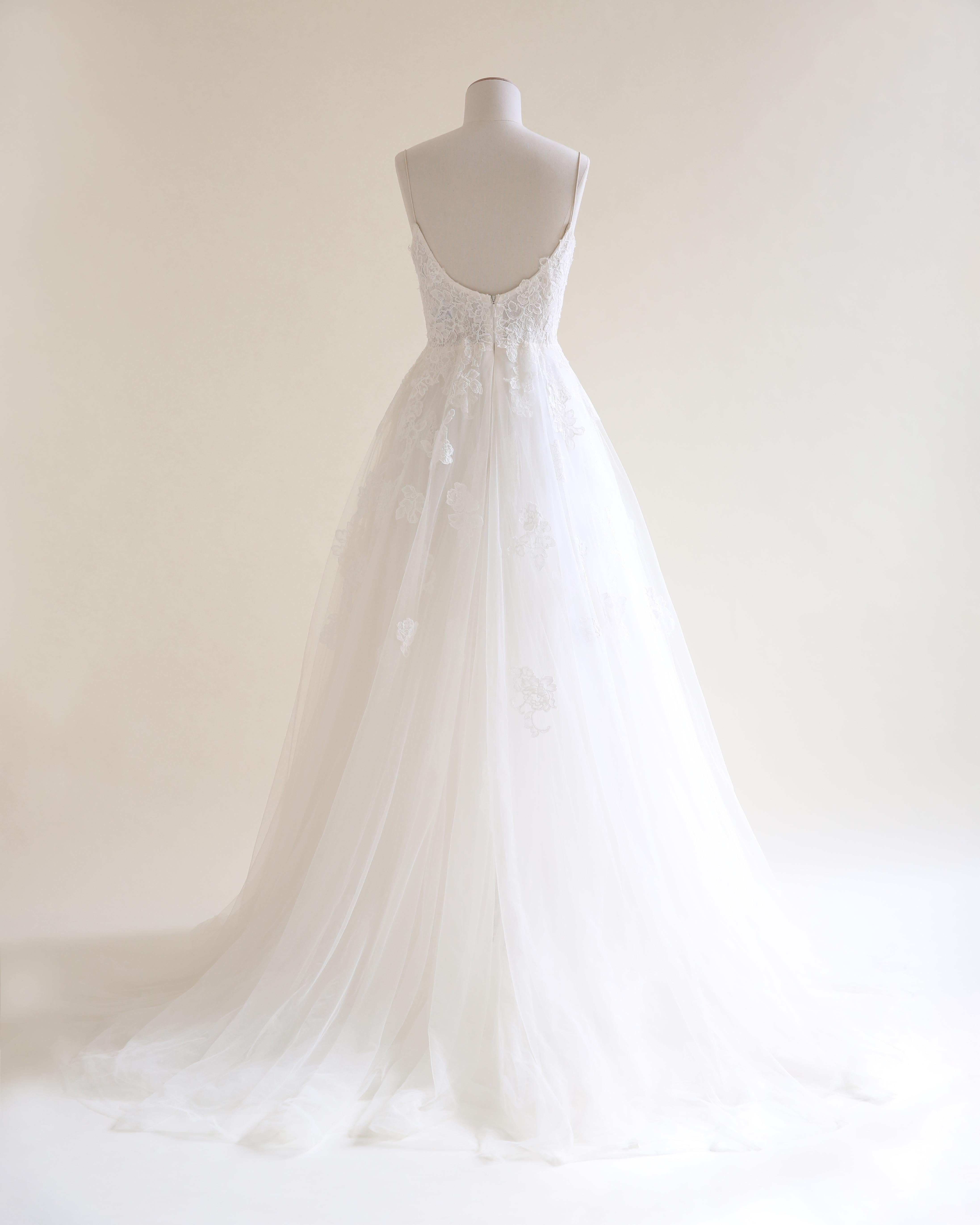 Monique Lhuillier S/S16 white floral lace sheer tulle wedding dress gown XS-S For Sale 4