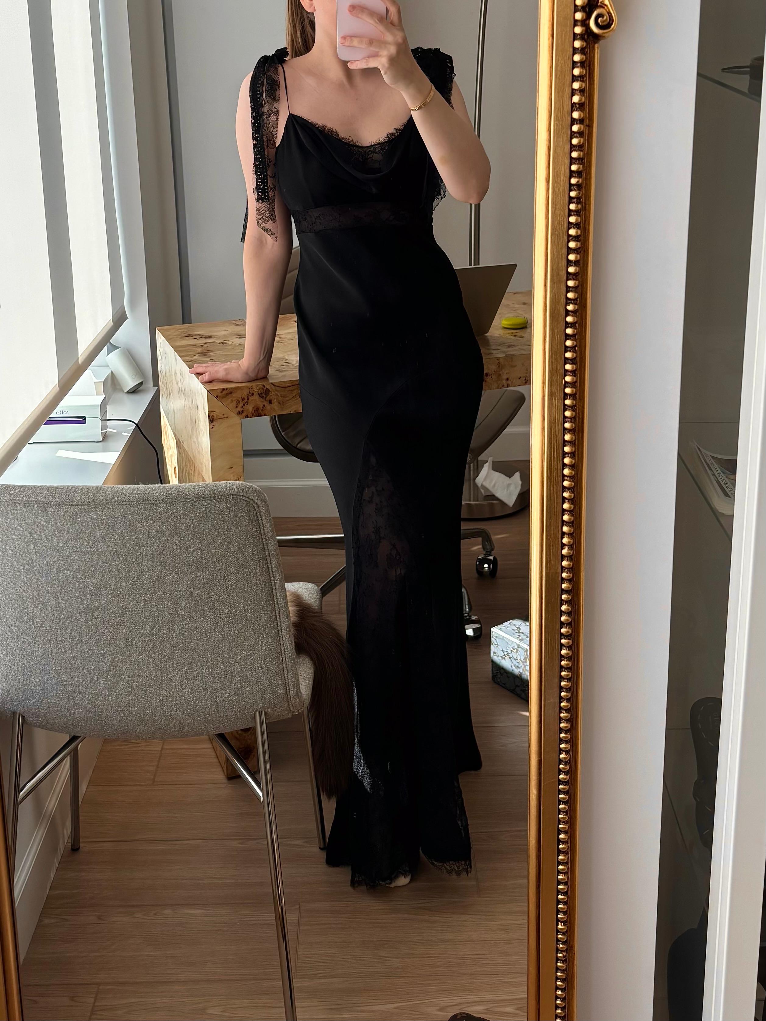 Monique Lhuillier
Vintage
Jet Black
100% thick silk
Bows on sleeves
Huge sheer lace panel in front, also under bust, really amazing details
Size USA 10, fits like a USA 4/6
Excellent Condition, no flaws
FINAL SALE