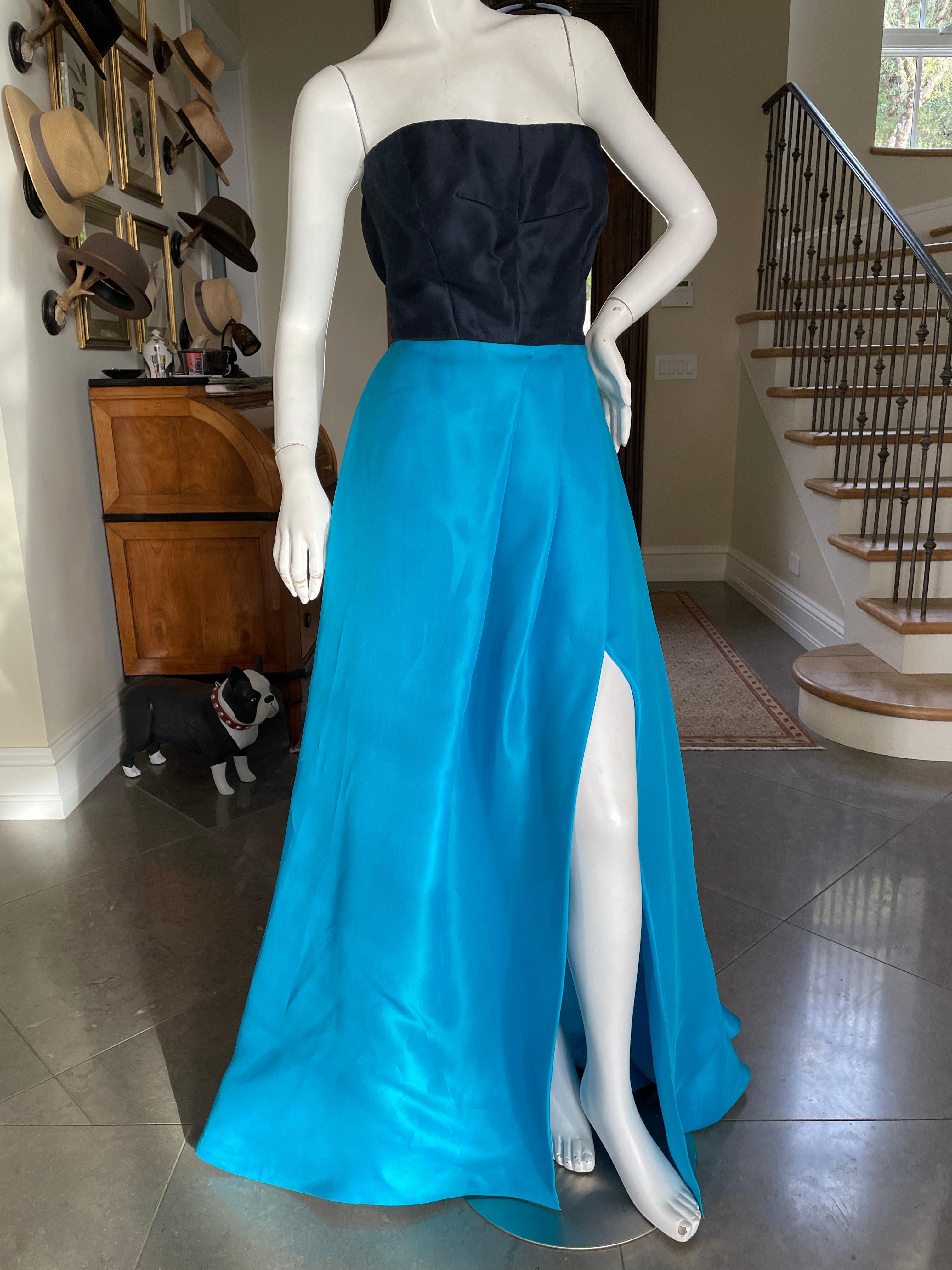 Monique Lhuillier Vintage Strapless Silk Evening Dress
This is so pretty, simple and elegant.
 Size 10 
Bust 36