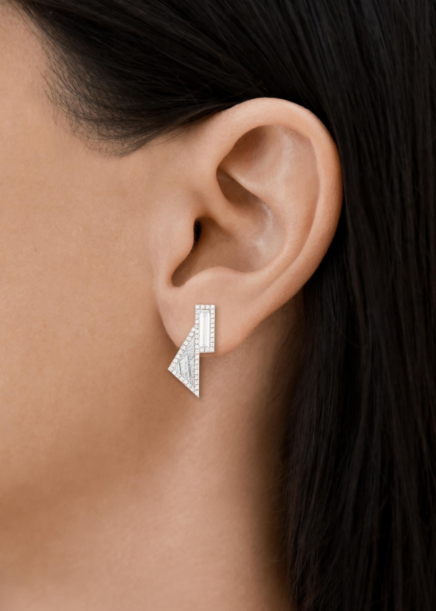 Monique Péan 0.70ct White Diamond & Meteorite Slice Sculpture Earrings, Platinum In New Condition For Sale In New York, NY