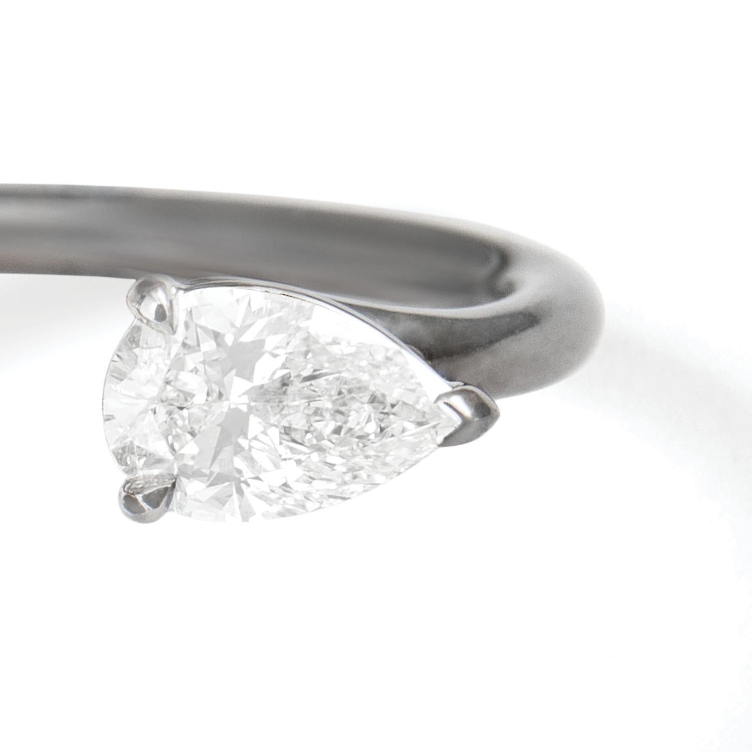 For Sale:  Monique Péan White Diamond and Sikhote-Alin Meteorite Specimen Ring 3