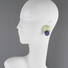 Boucles d'oreilles en résine Aqua Green et Lavender de Monique Vedie, Line Vautrin School