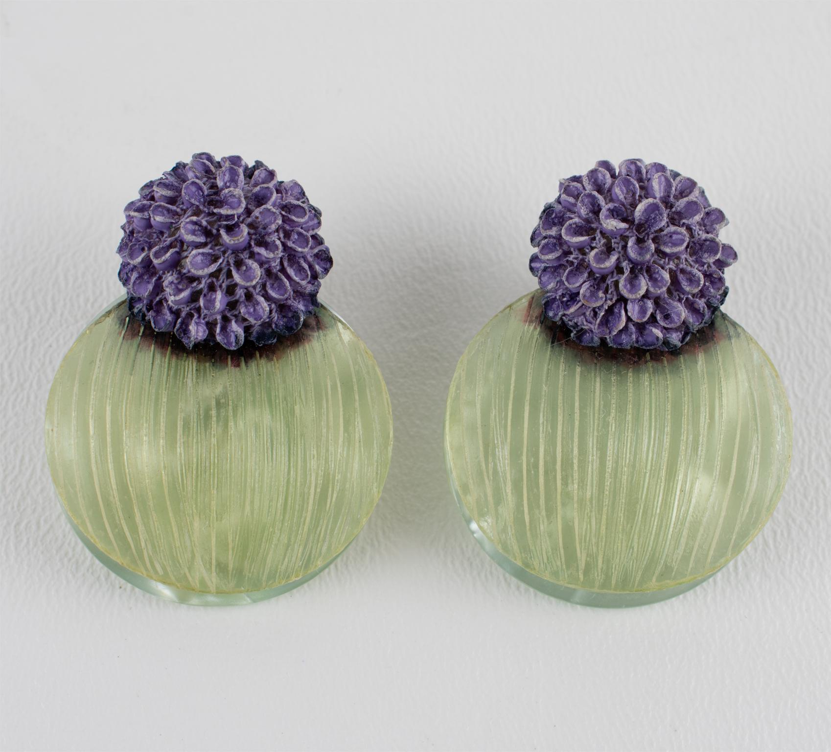 Moderne Boucles d'oreilles en résine Aqua Green et Lavender de Monique Vedie, Line Vautrin School en vente