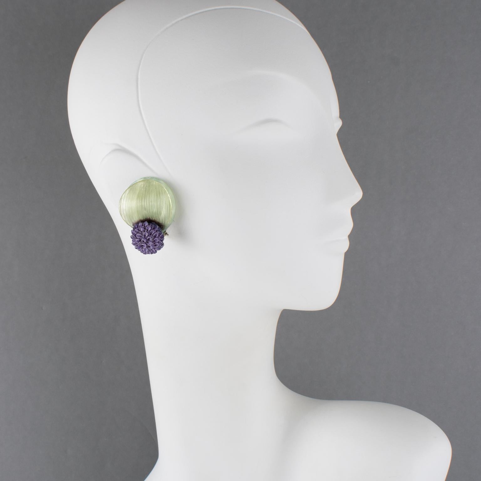 Boucles d'oreilles en résine Aqua Green et Lavender de Monique Vedie, Line Vautrin School en vente 3