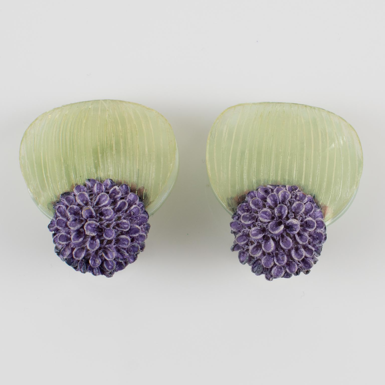 Boucles d'oreilles en résine Aqua Green et Lavender de Monique Vedie, Line Vautrin School en vente 4