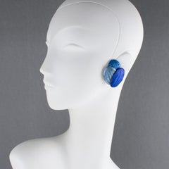 Monique Vedie Orecchini a clip floreali in resina blu, Line Vautrin School