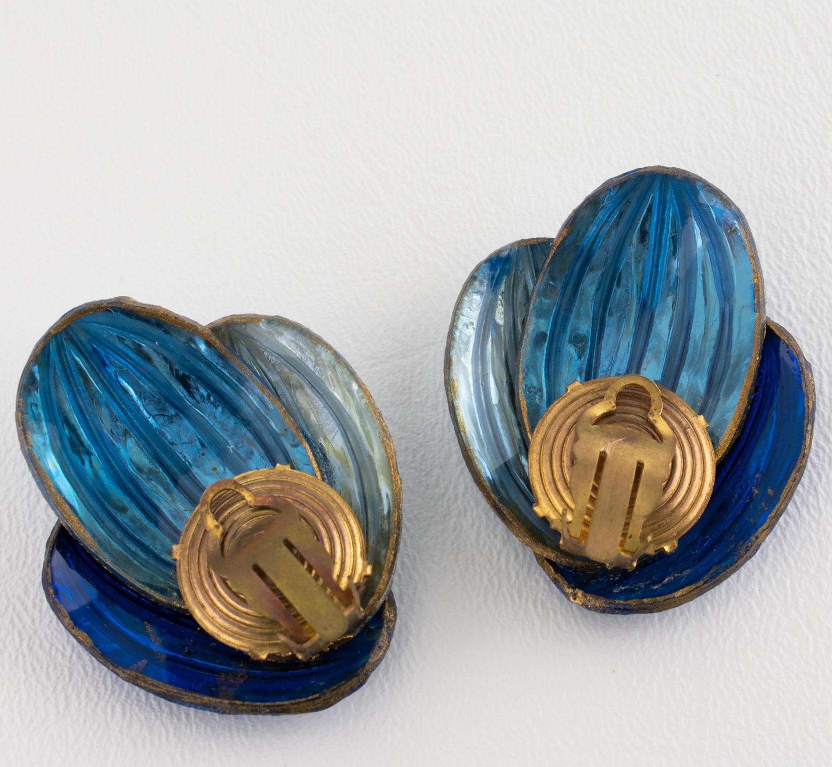 Monique Vedie Orecchini a clip floreali in resina blu, Line Vautrin School in vendita 1