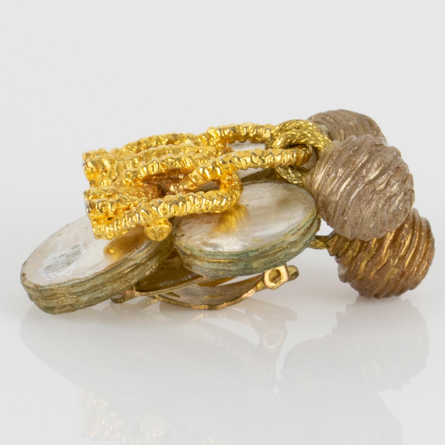 Monique Vedie, Orecchini a Clip in Resina Talosel Dorata della Line Vautrin School in vendita 1