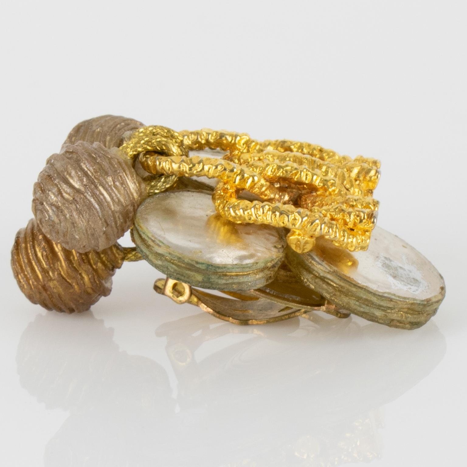 Monique Vedie, Orecchini a Clip in Resina Talosel Dorata della Line Vautrin School in vendita 2